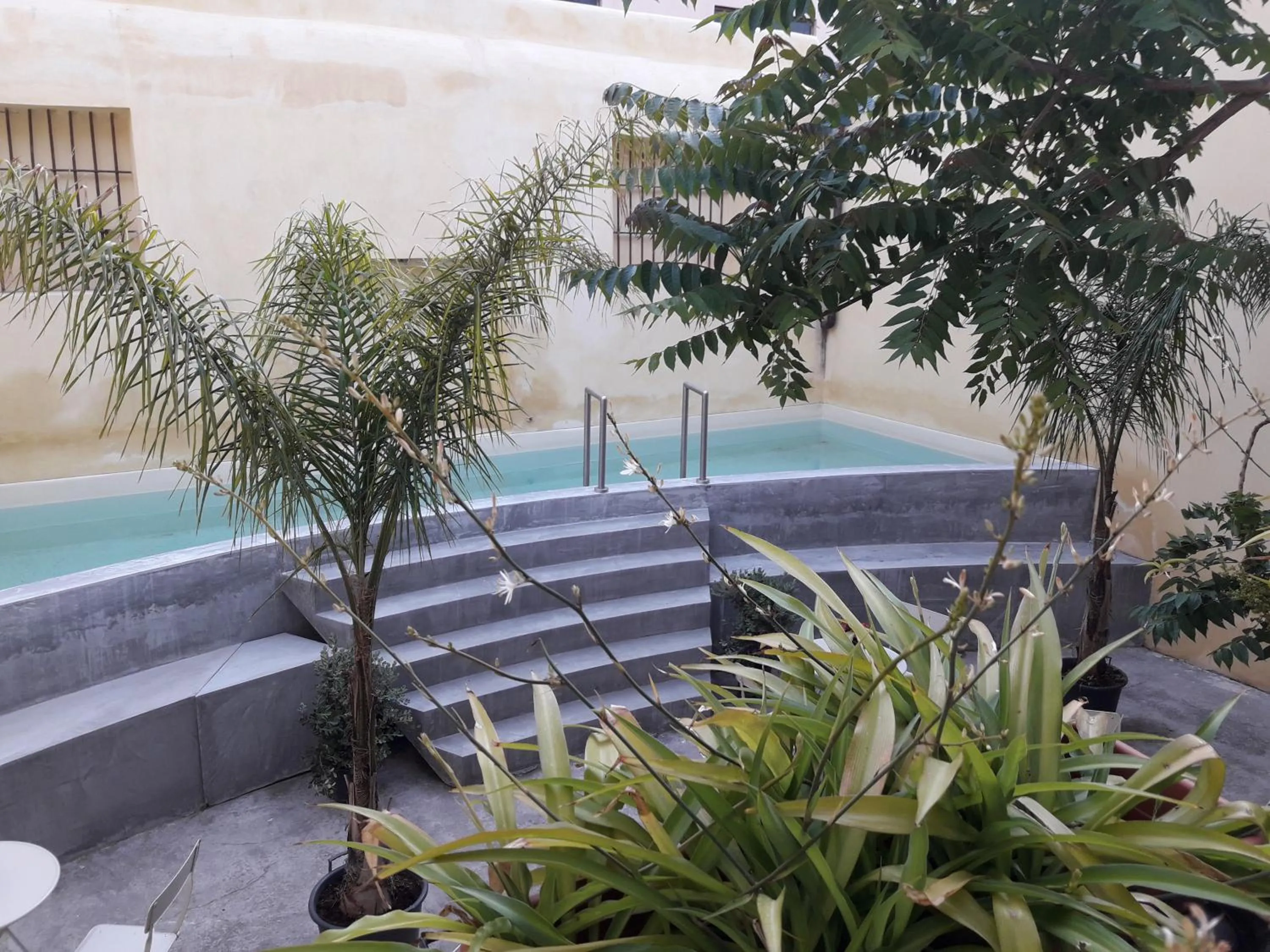 Swimming pool in B&B Porta Carolina