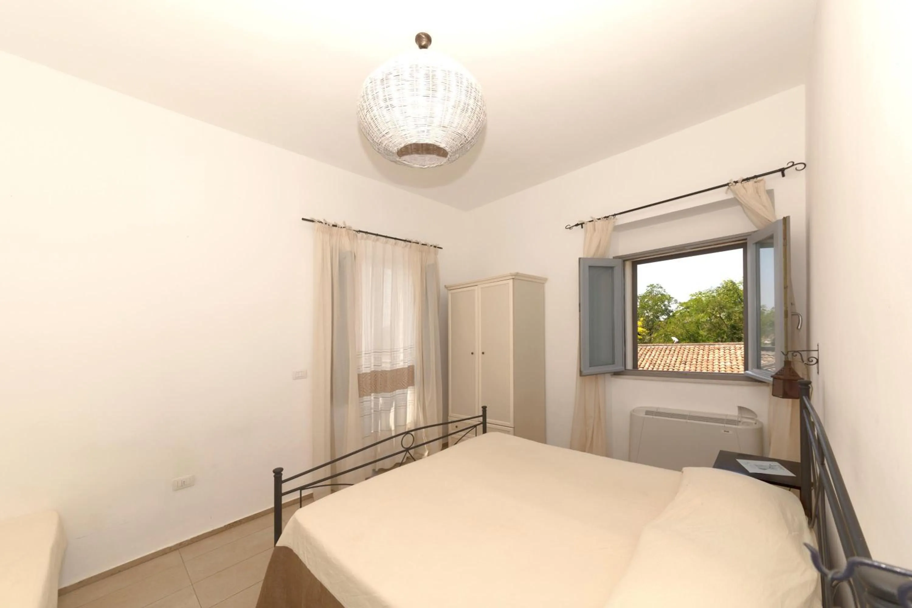 Photo of the whole room, Bed in La Casa di Ora