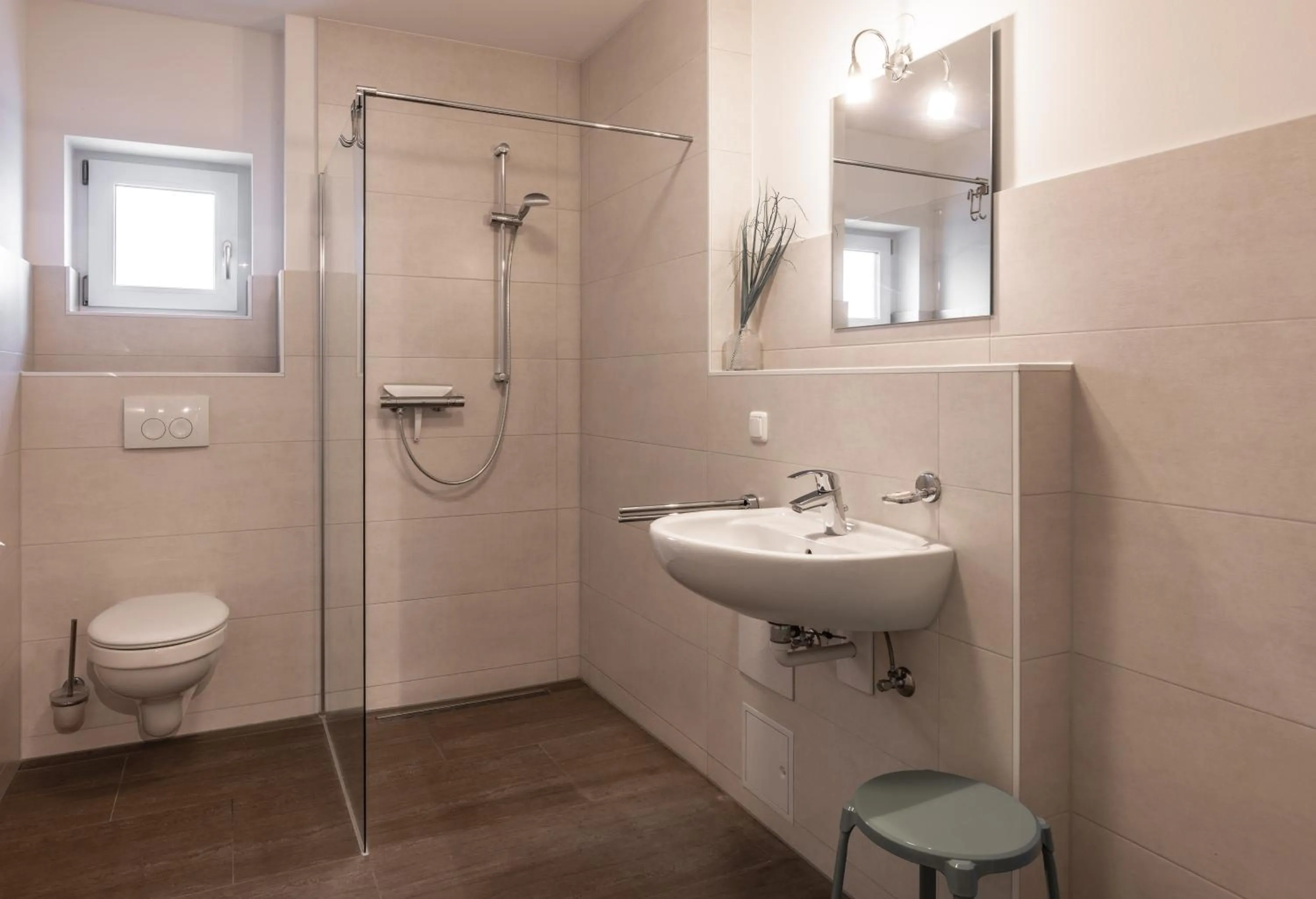 Shower in Living Neuburg