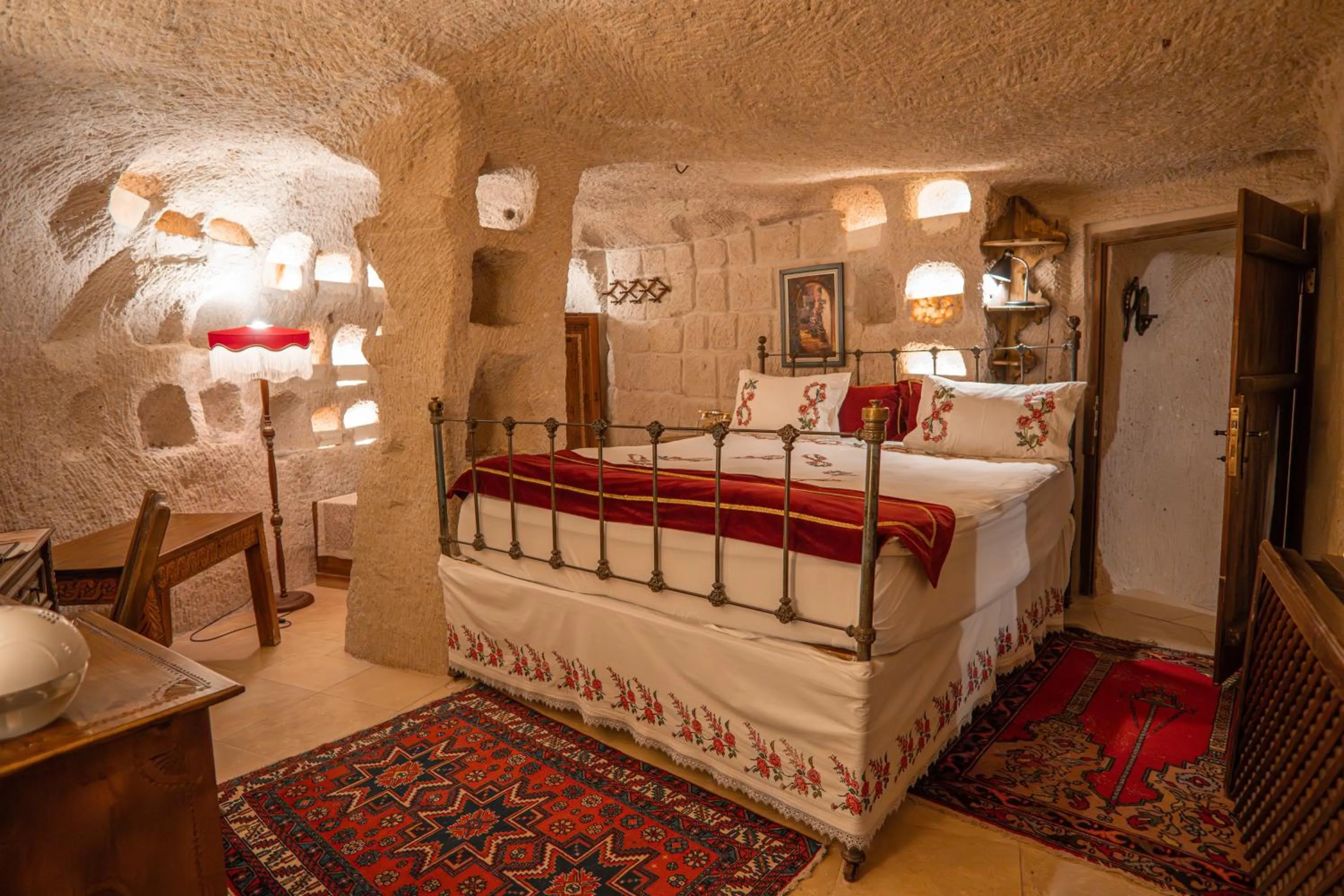 Bed in Cappadocia Gamirasu Cave Hotel