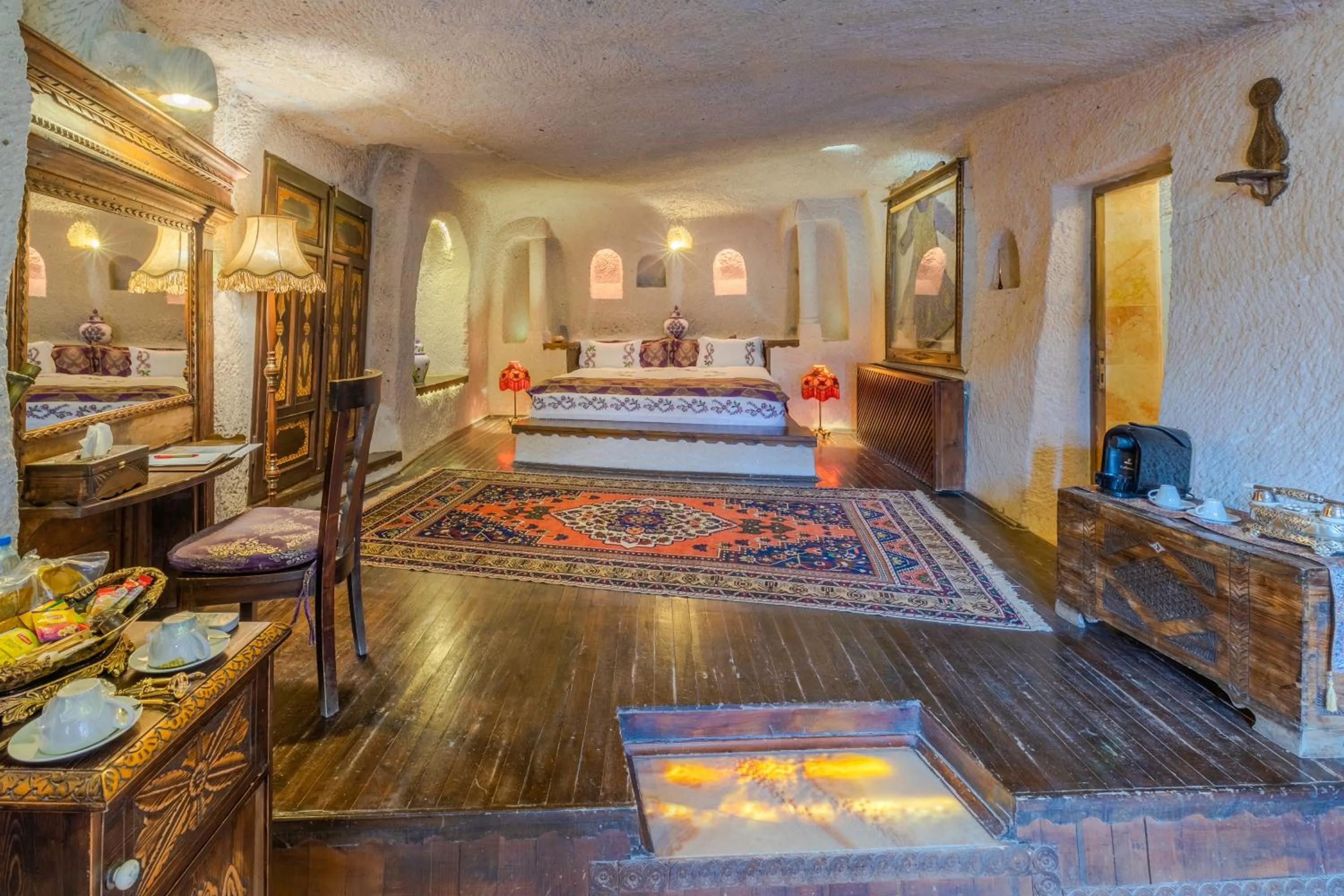 Photo of the whole room, Bed in Cappadocia Gamirasu Cave Hotel
