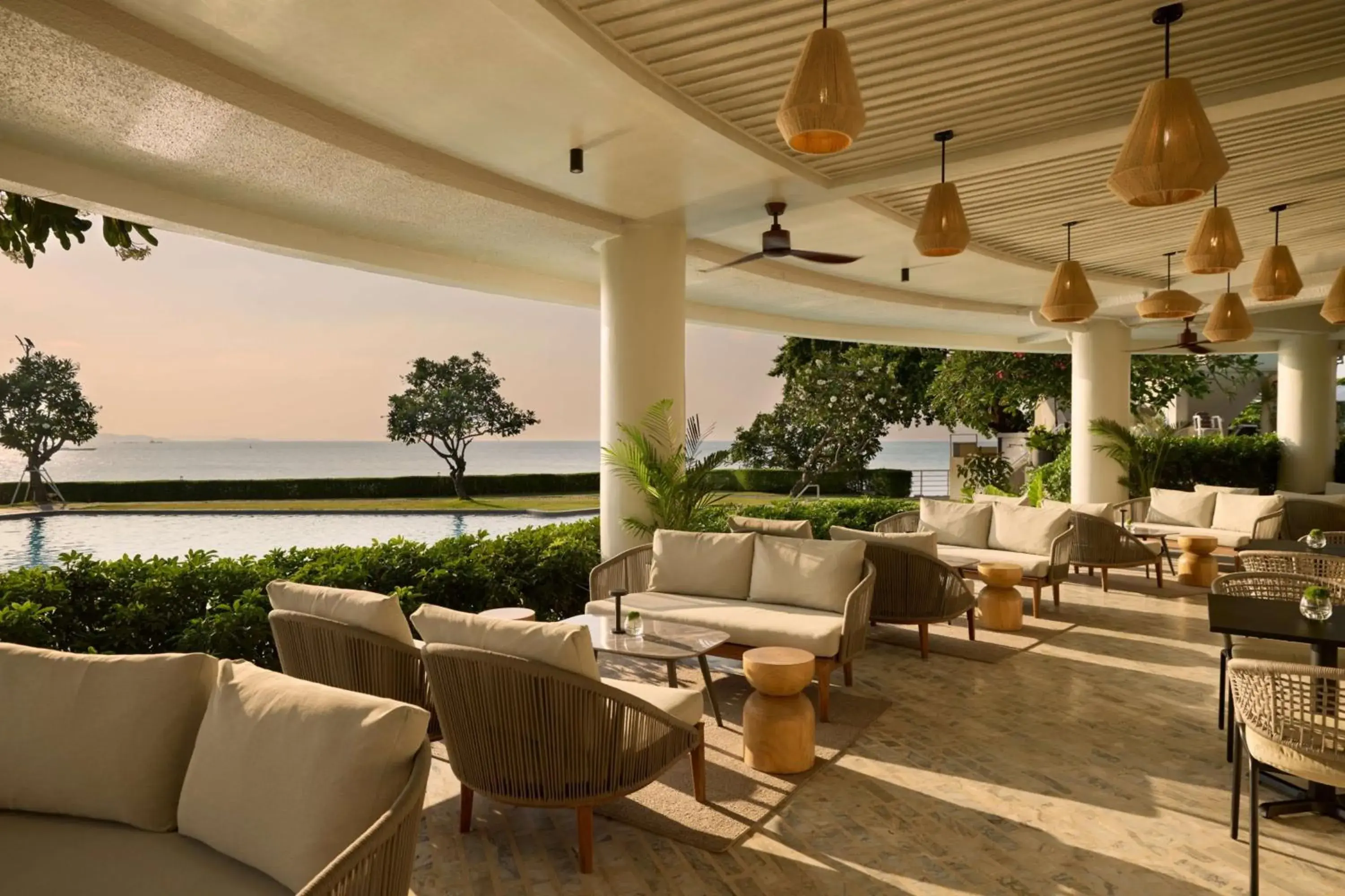 Restaurant/places to eat in Dusit Thani Pattaya Restaurant/places to eat in Dusit Thani Pattaya