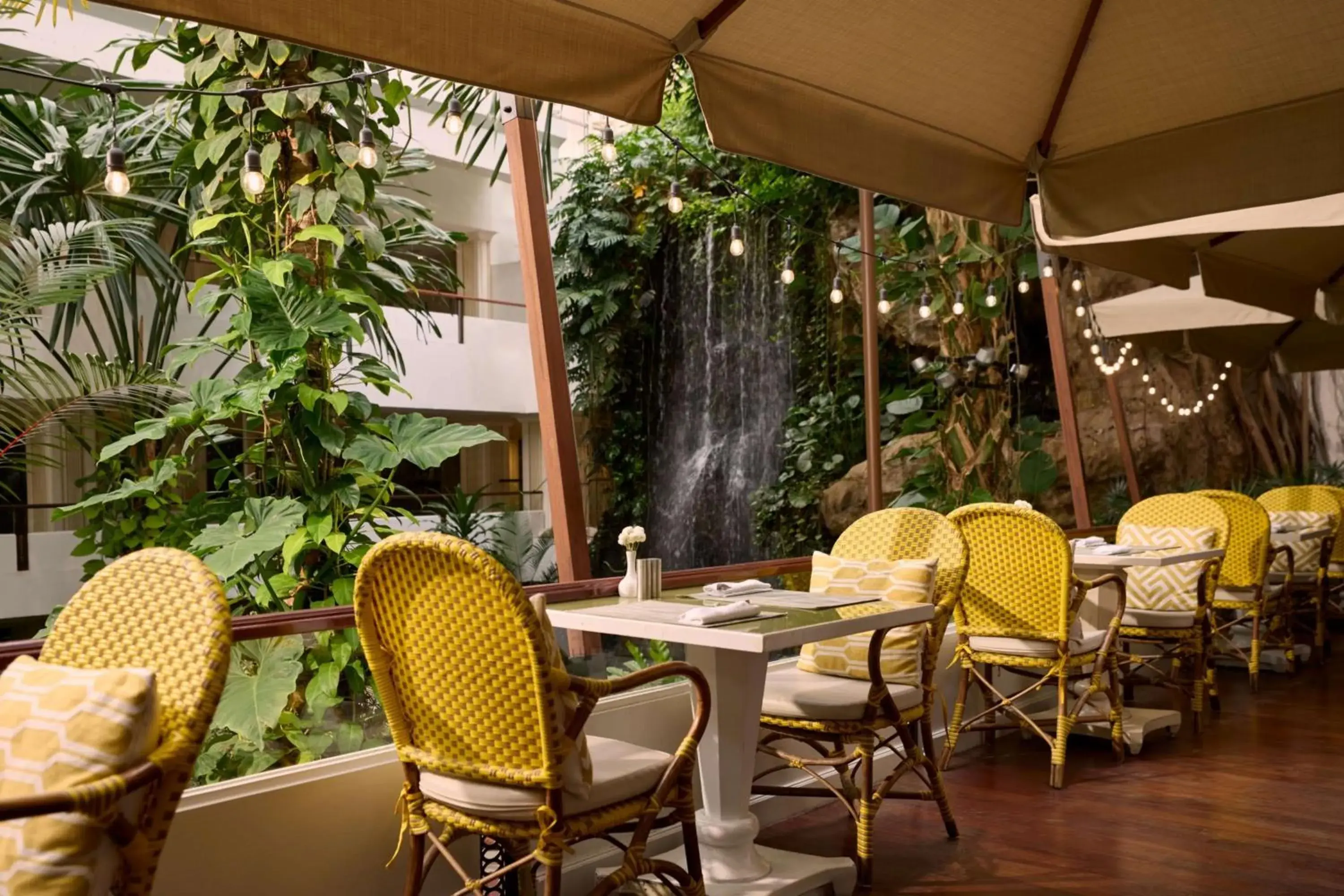 Restaurant/places to eat in Dusit Thani Pattaya Restaurant/places to eat in Dusit Thani Pattaya