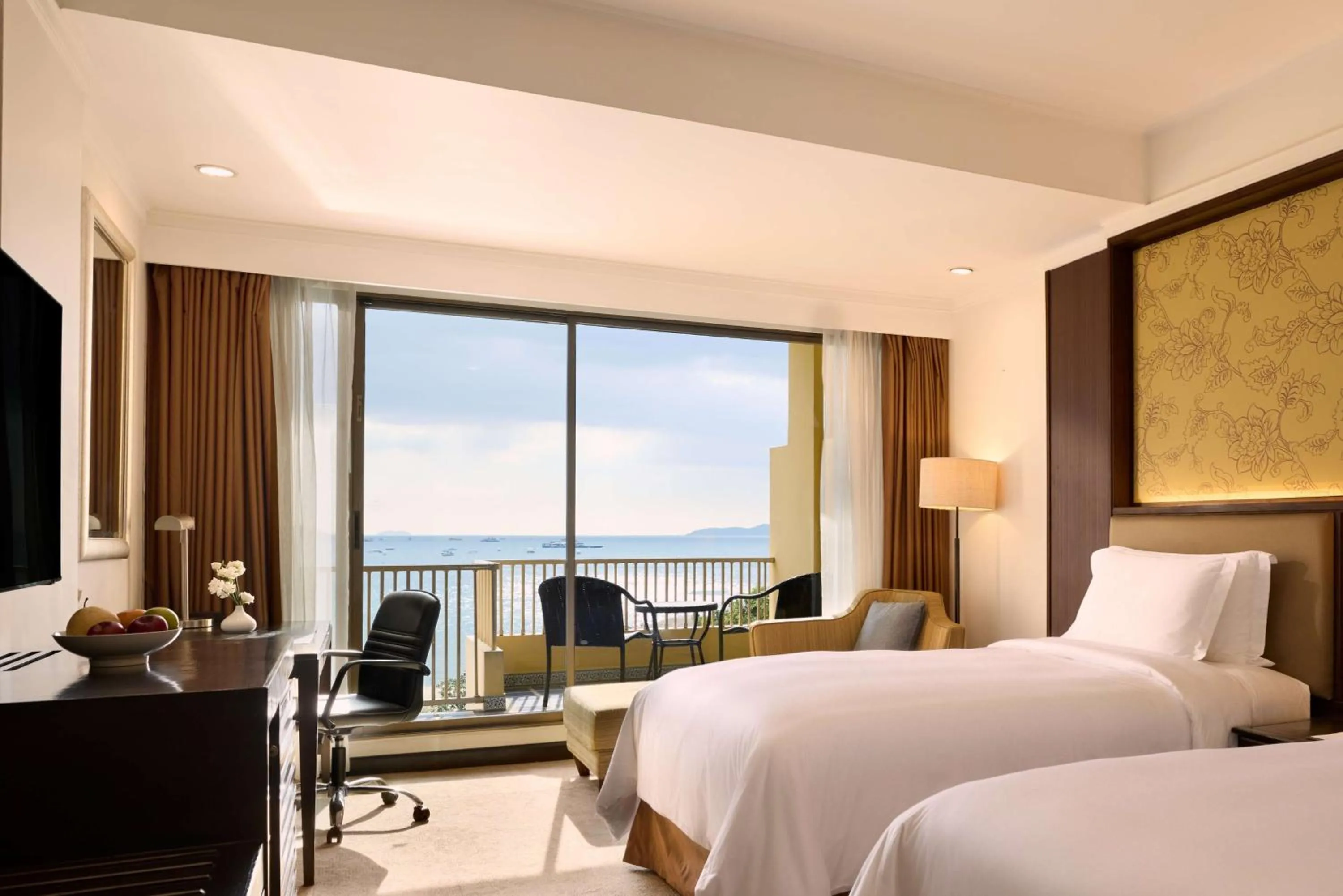 Bed in Dusit Thani Pattaya