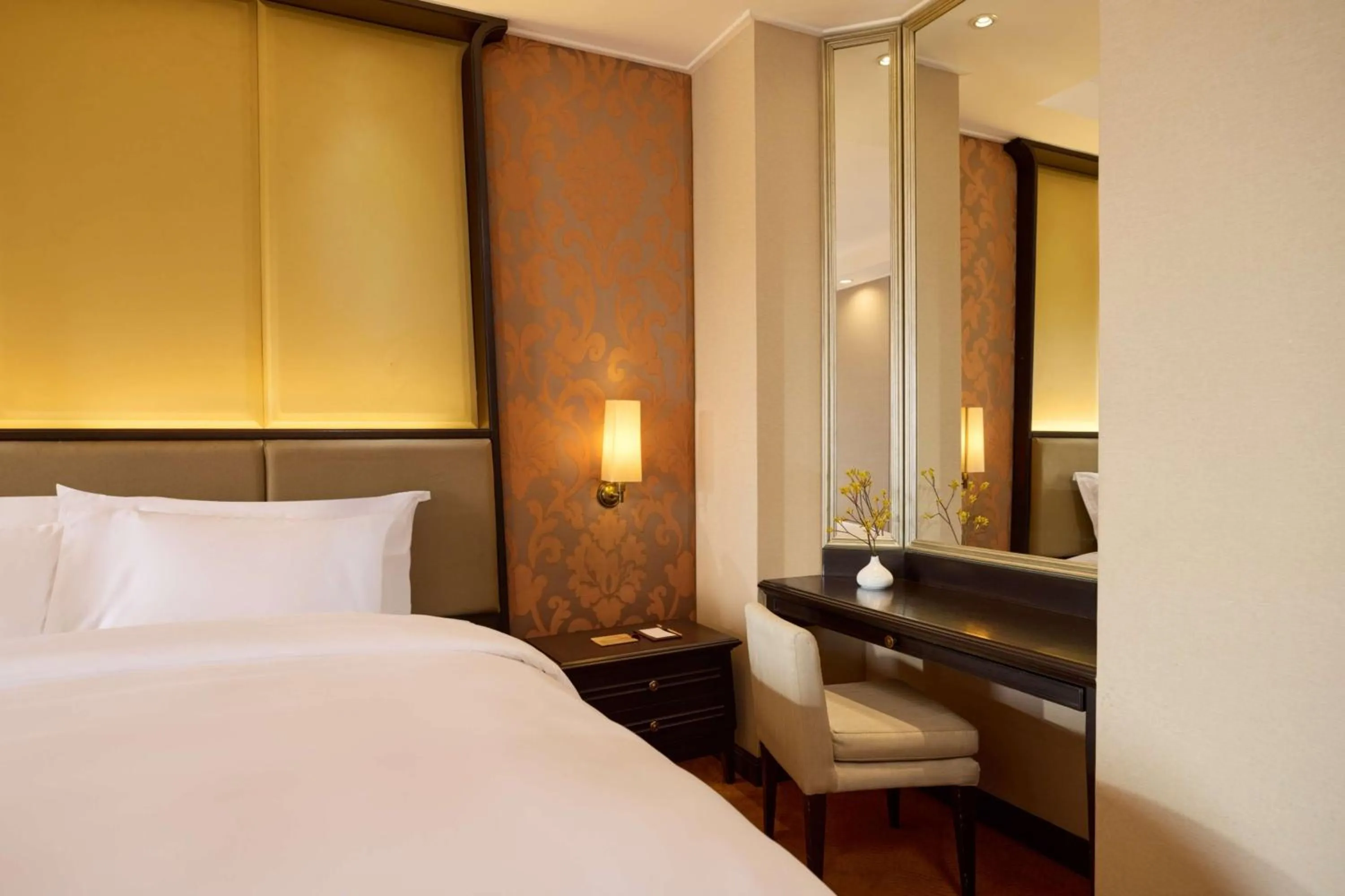 Bed in Dusit Thani Pattaya