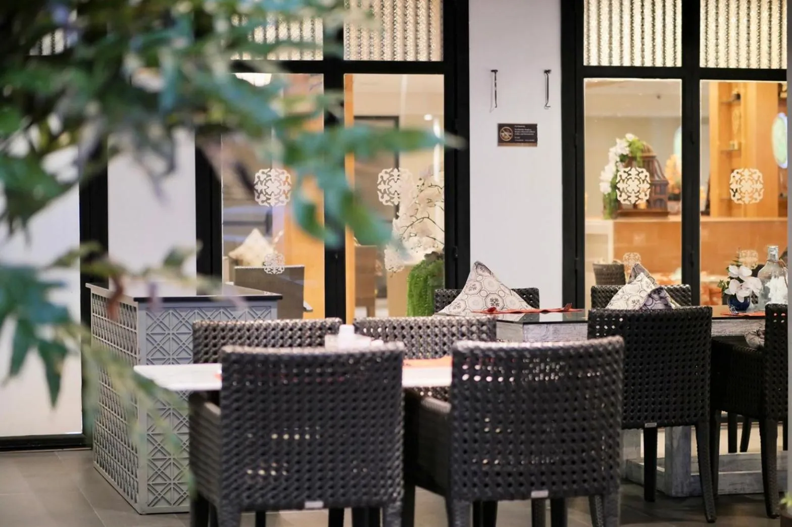 Restaurant/places to eat in Sawaddi Patong Resort & Spa by Tolani