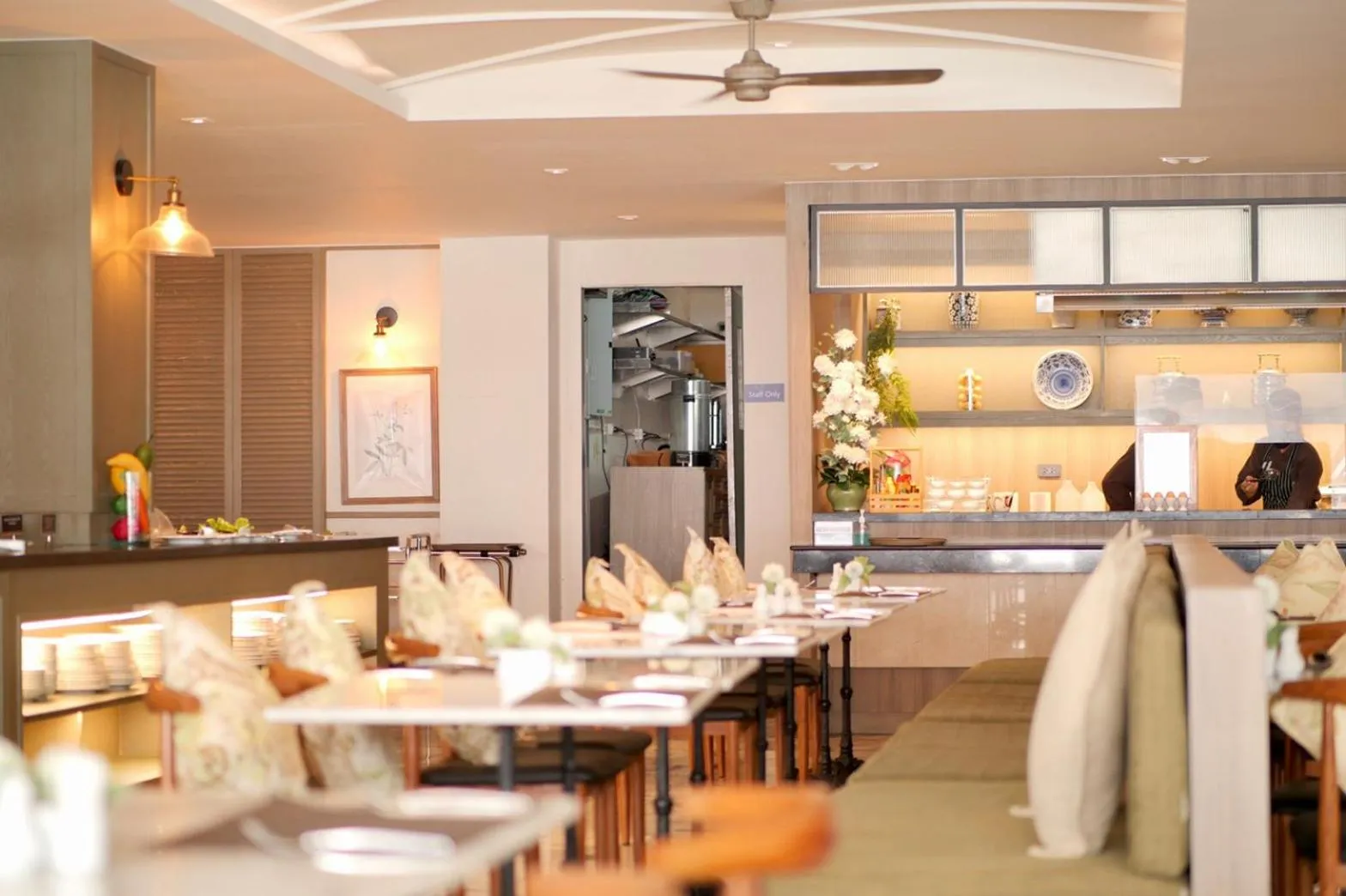 Restaurant/places to eat in Sawaddi Patong Resort & Spa by Tolani