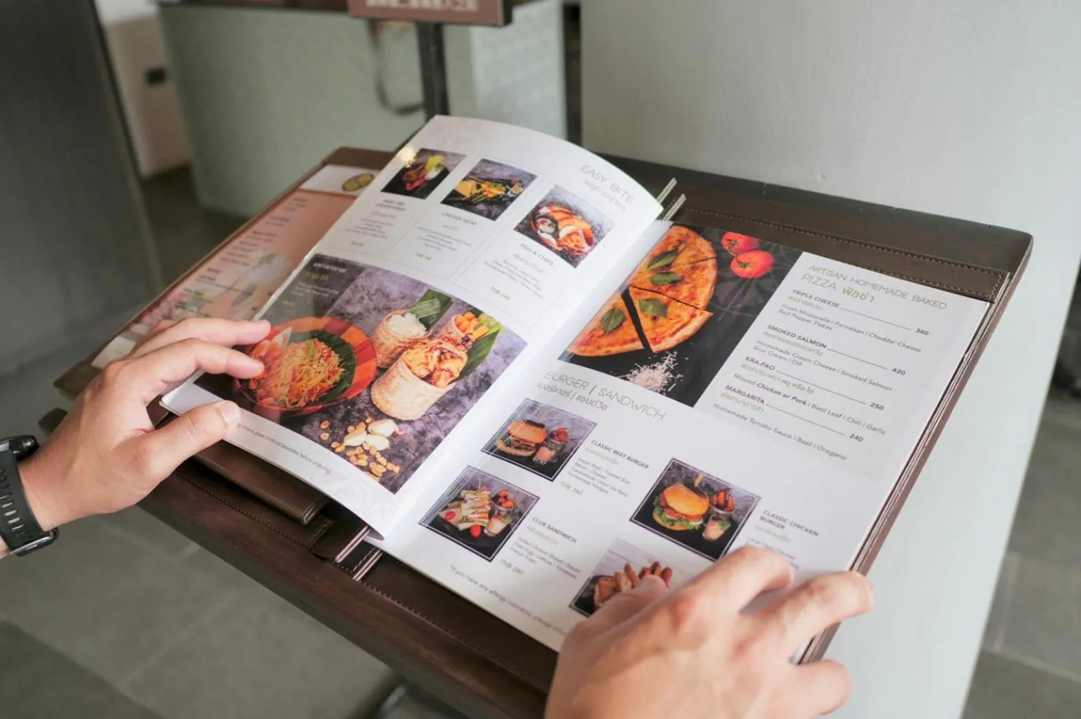 Food and drinks in Sawaddi Patong Resort & Spa by Tolani