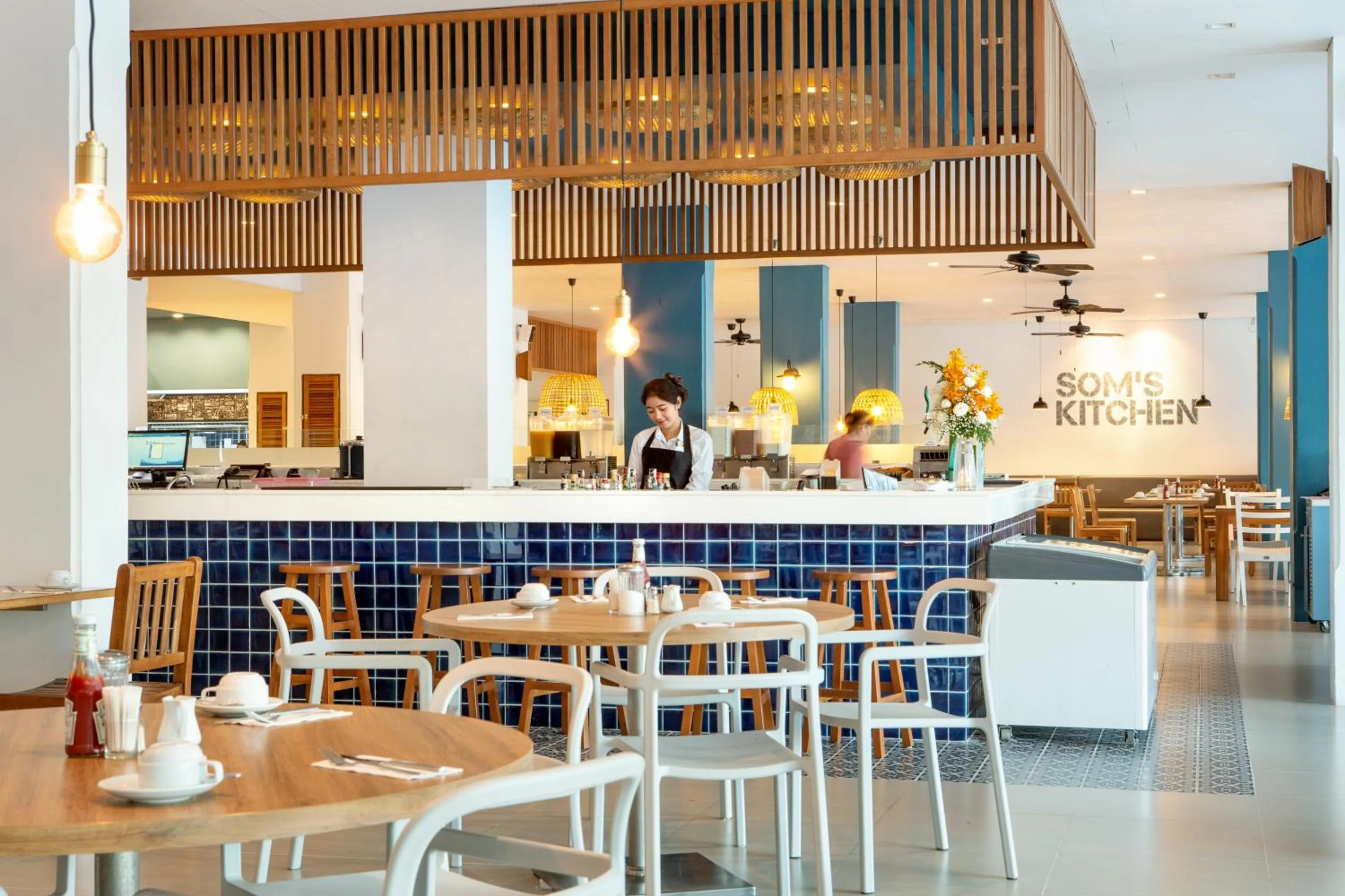 Restaurant/places to eat in Sunwing Kamala Beach