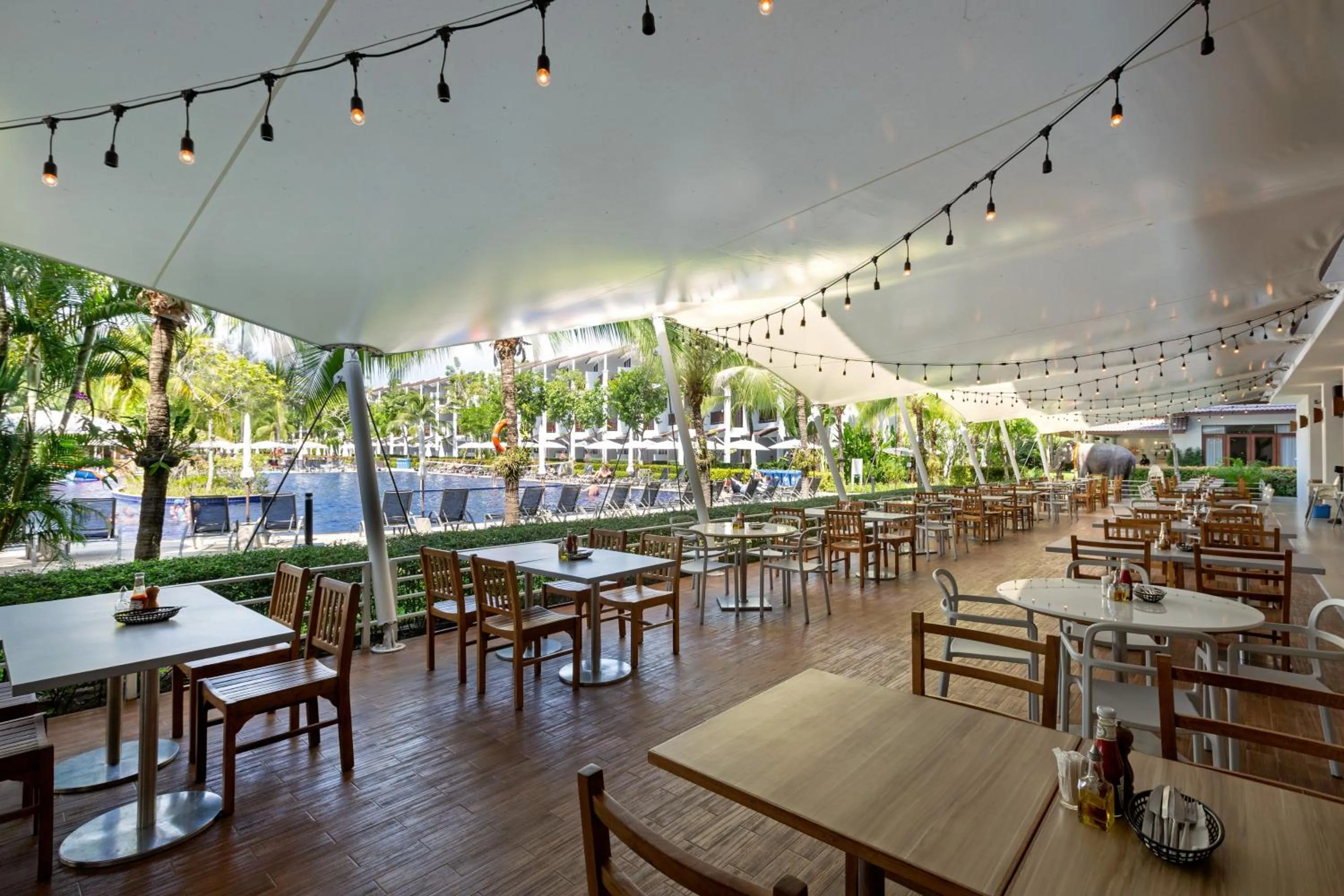 Restaurant/places to eat in Sunwing Kamala Beach