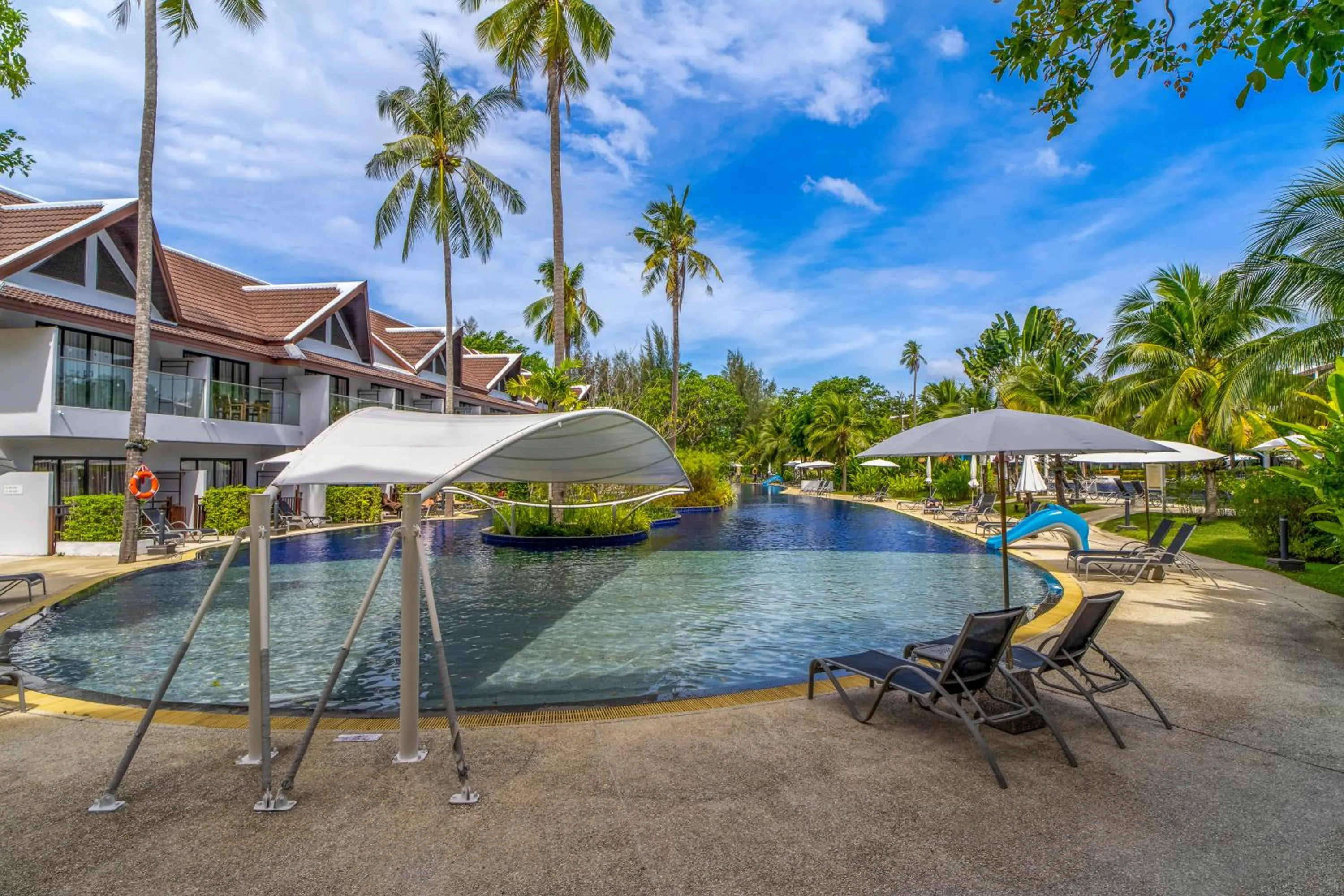 Swimming pool in Sunwing Kamala Beach