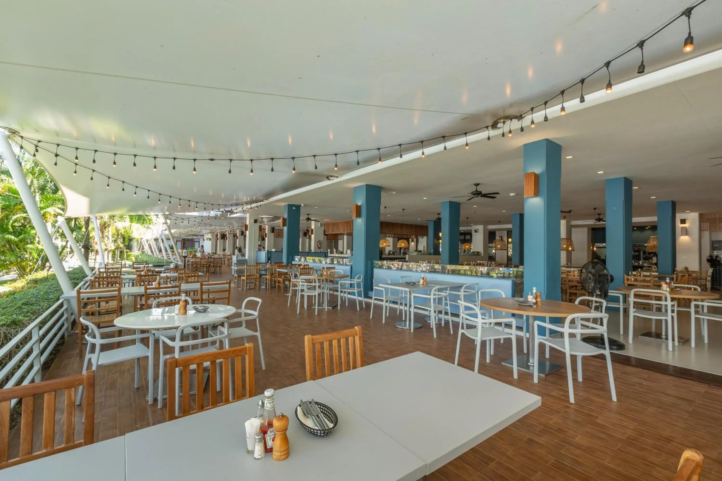 Restaurant/places to eat in Sunwing Kamala Beach Restaurant/places to eat in Sunwing Kamala Beach