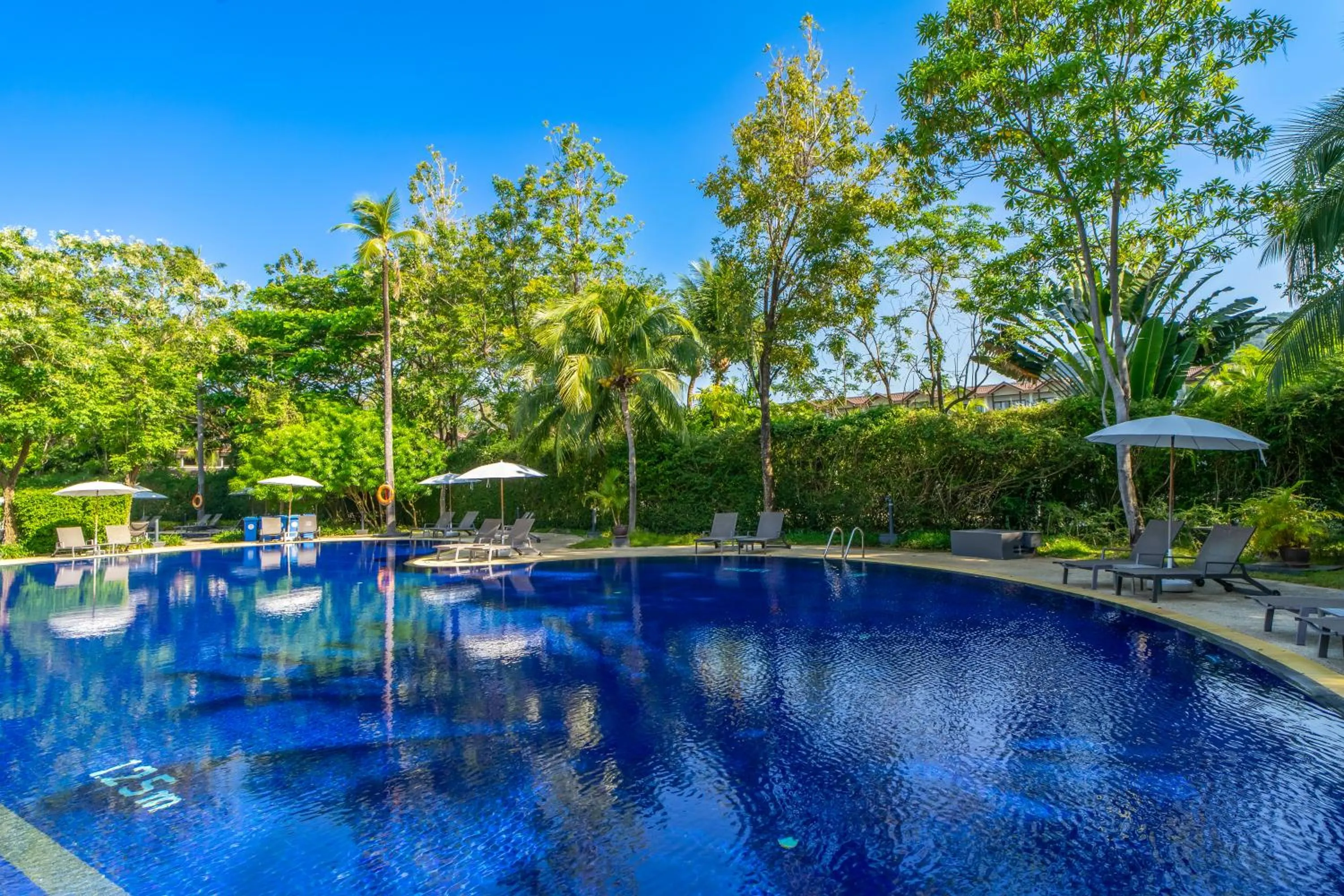 Swimming pool in Sunwing Kamala Beach