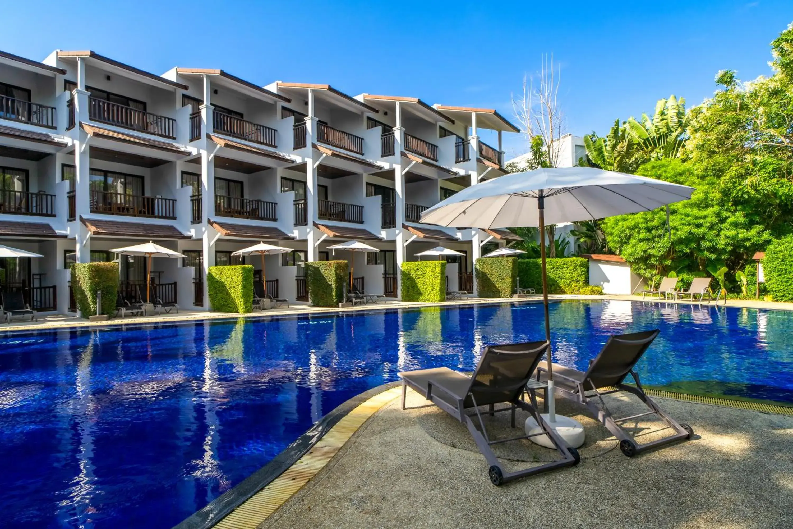 Pool view in Sunwing Kamala Beach Pool view in Sunwing Kamala Beach
