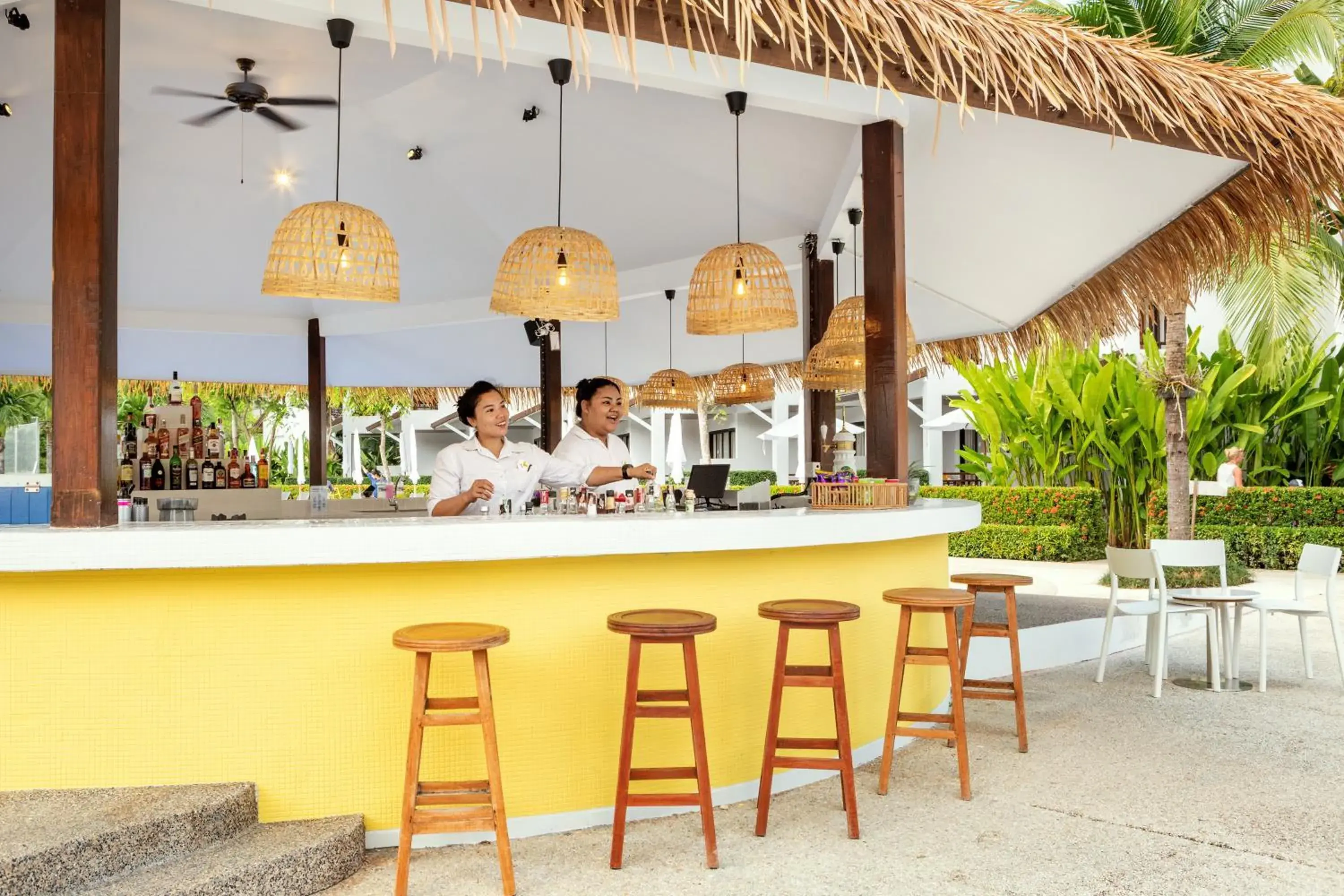 Lounge or bar in Sunwing Kamala Beach Lounge or bar in Sunwing Kamala Beach