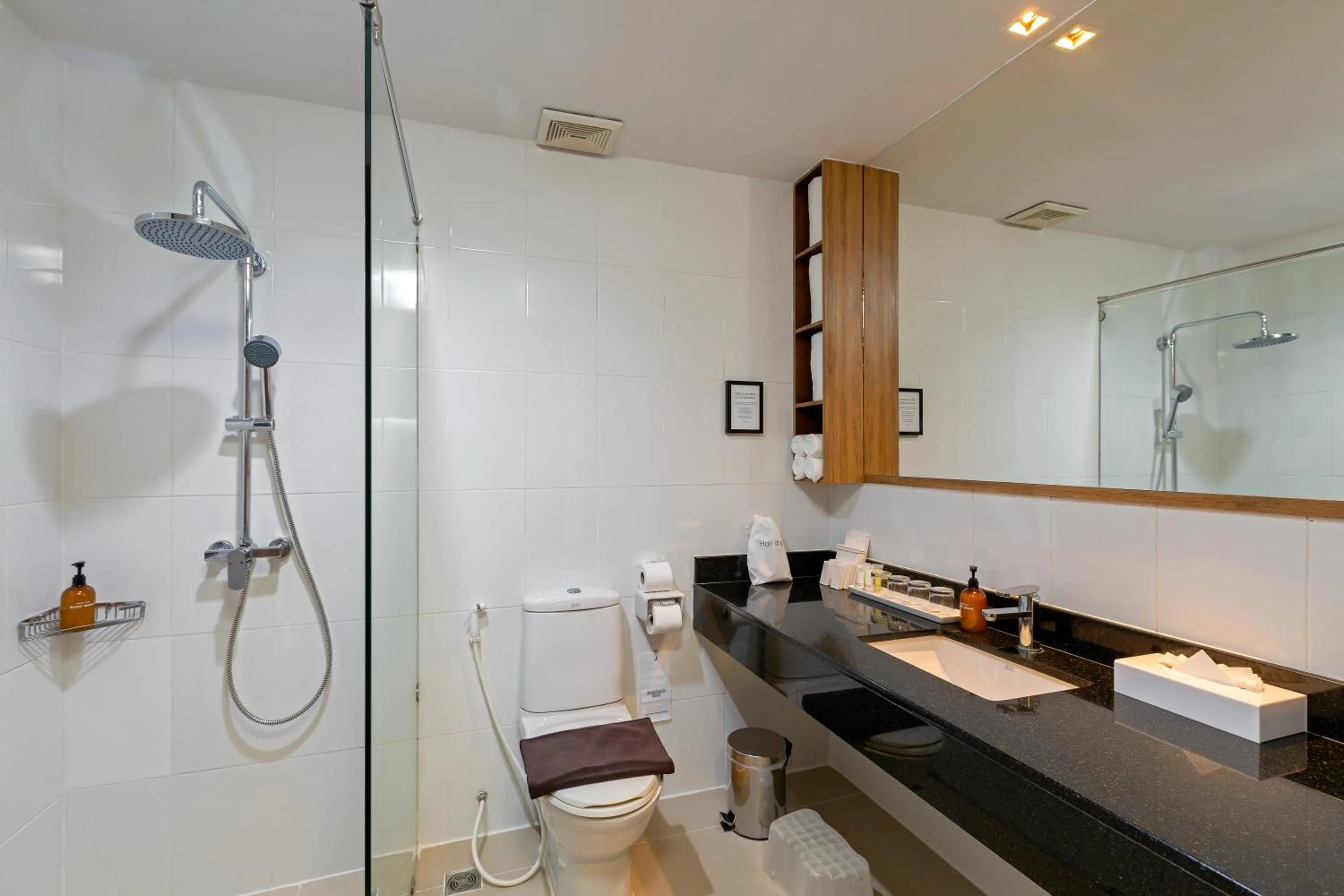 Shower in Sunwing Kamala Beach