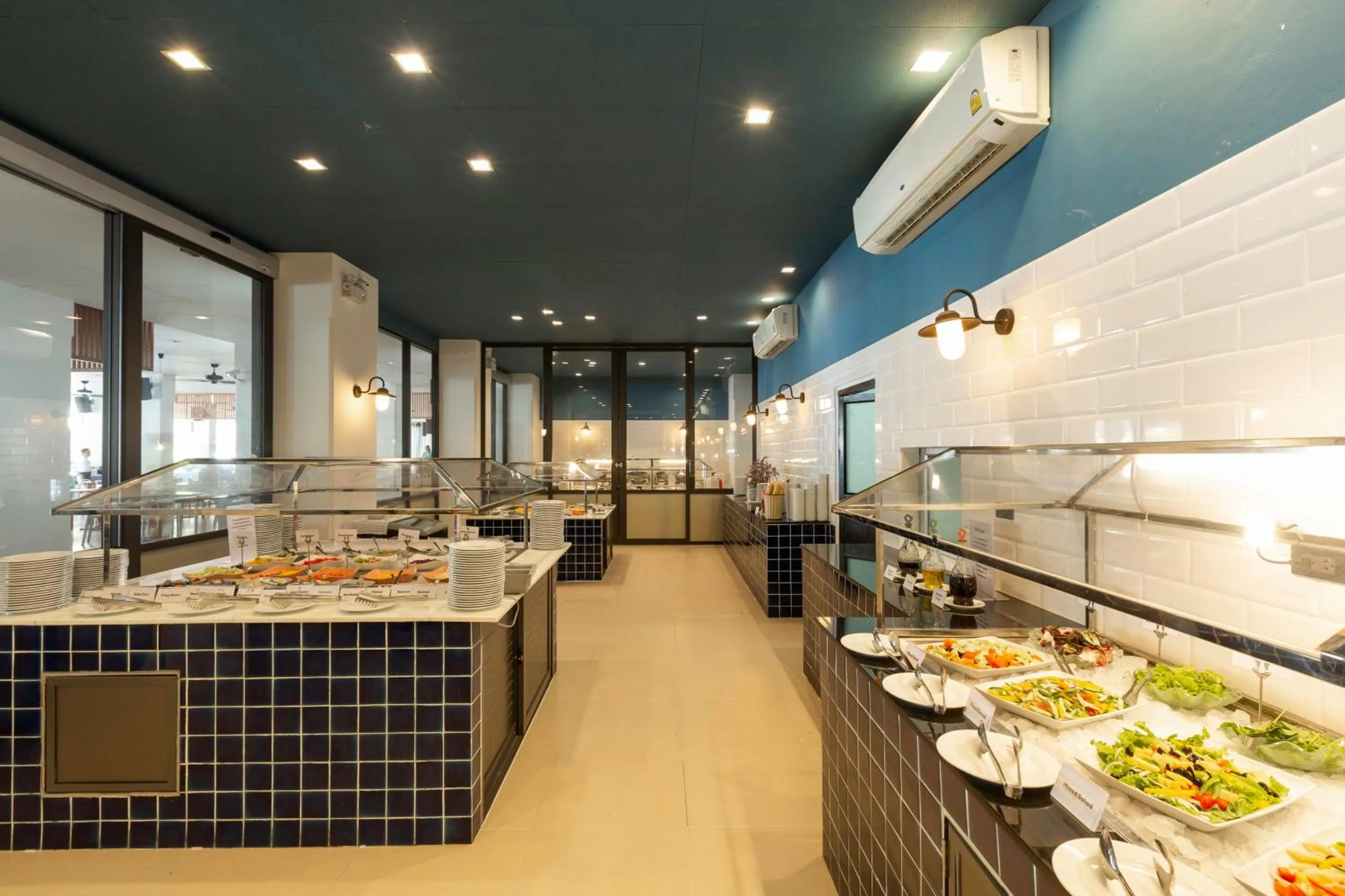 Restaurant/places to eat in Sunwing Kamala Beach