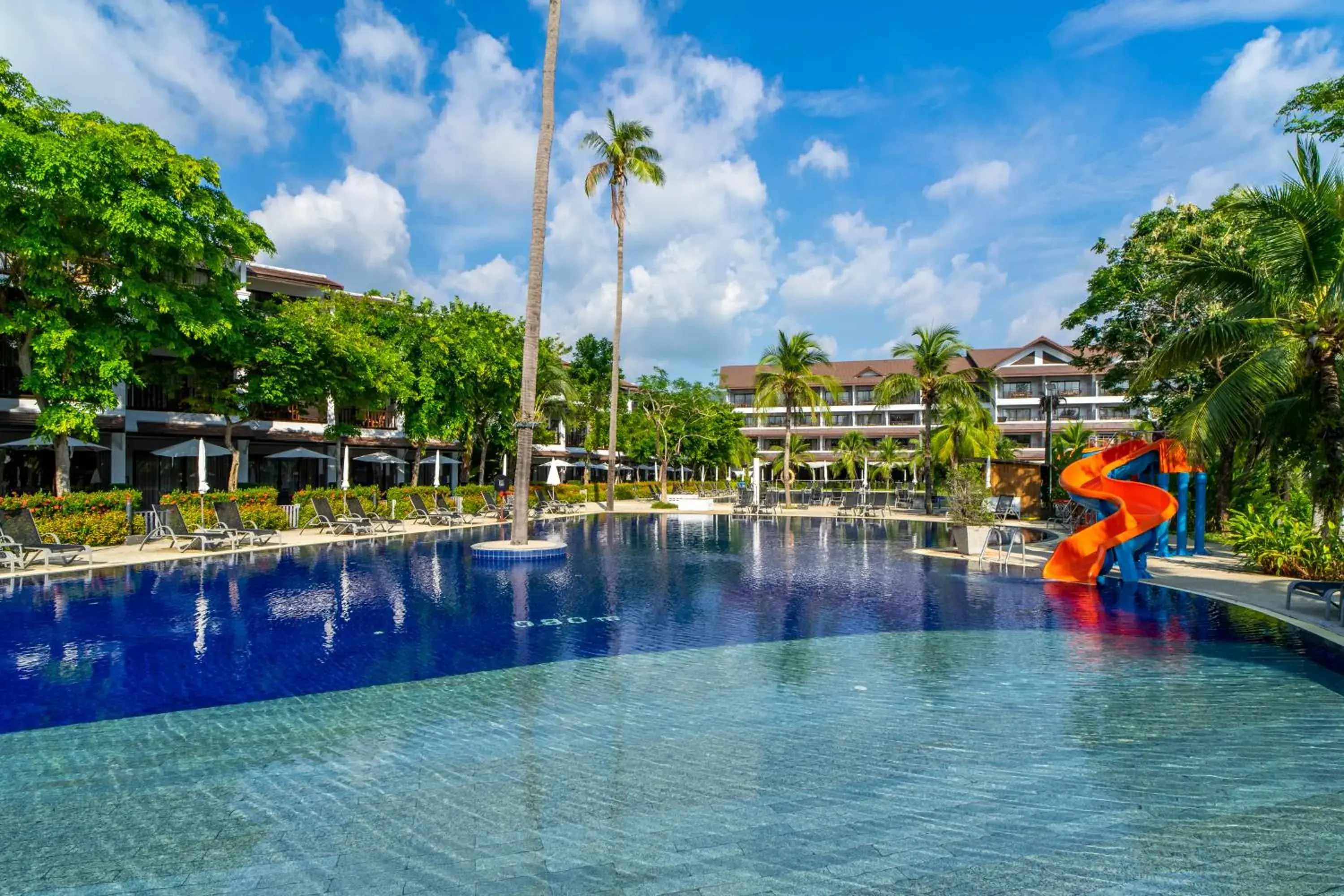 Swimming pool in Sunwing Kamala Beach Swimming pool in Sunwing Kamala Beach