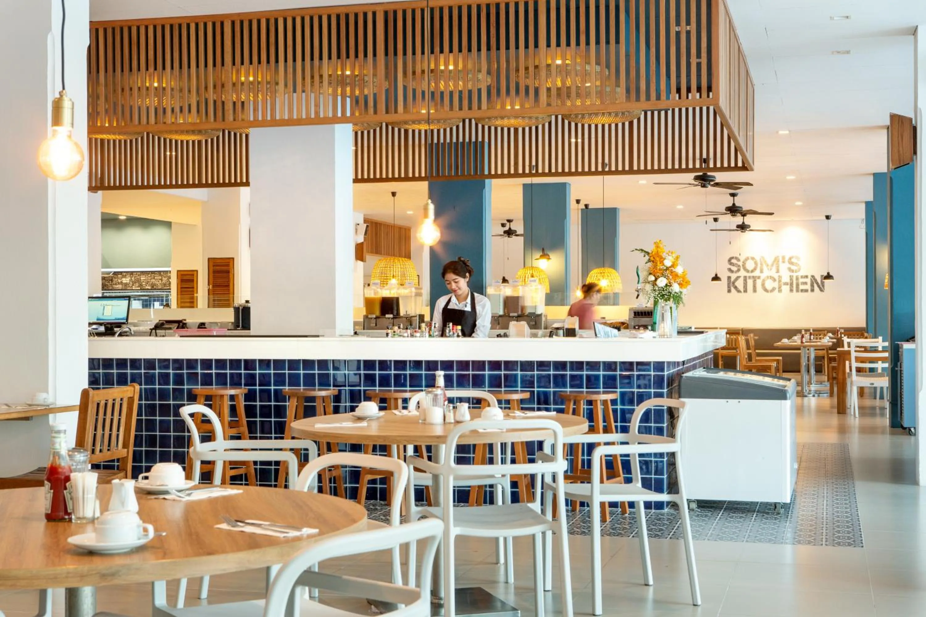 Restaurant/places to eat in Sunwing Kamala Beach