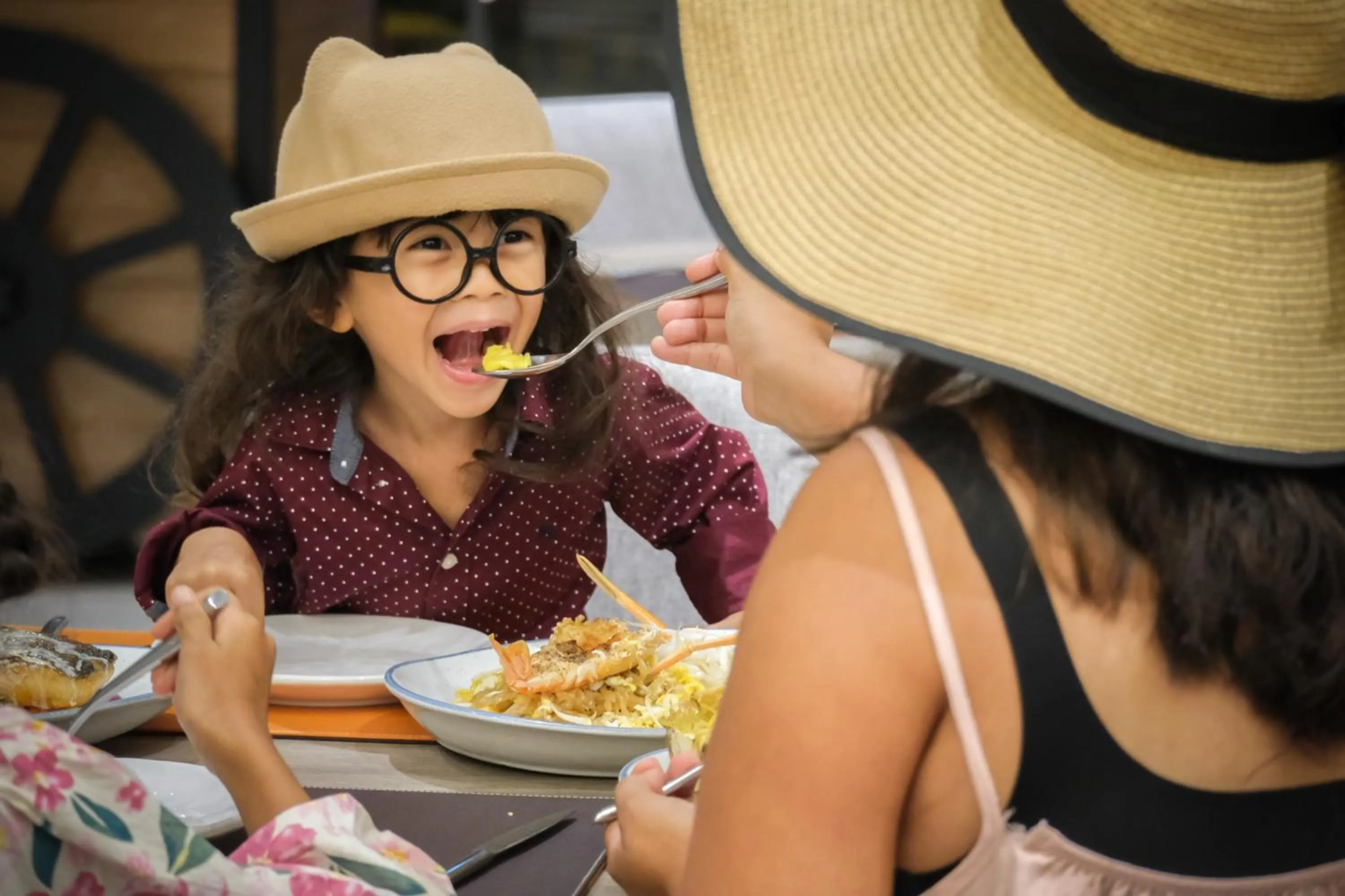 Restaurant/places to eat in PARKROYAL Suites Bangkok