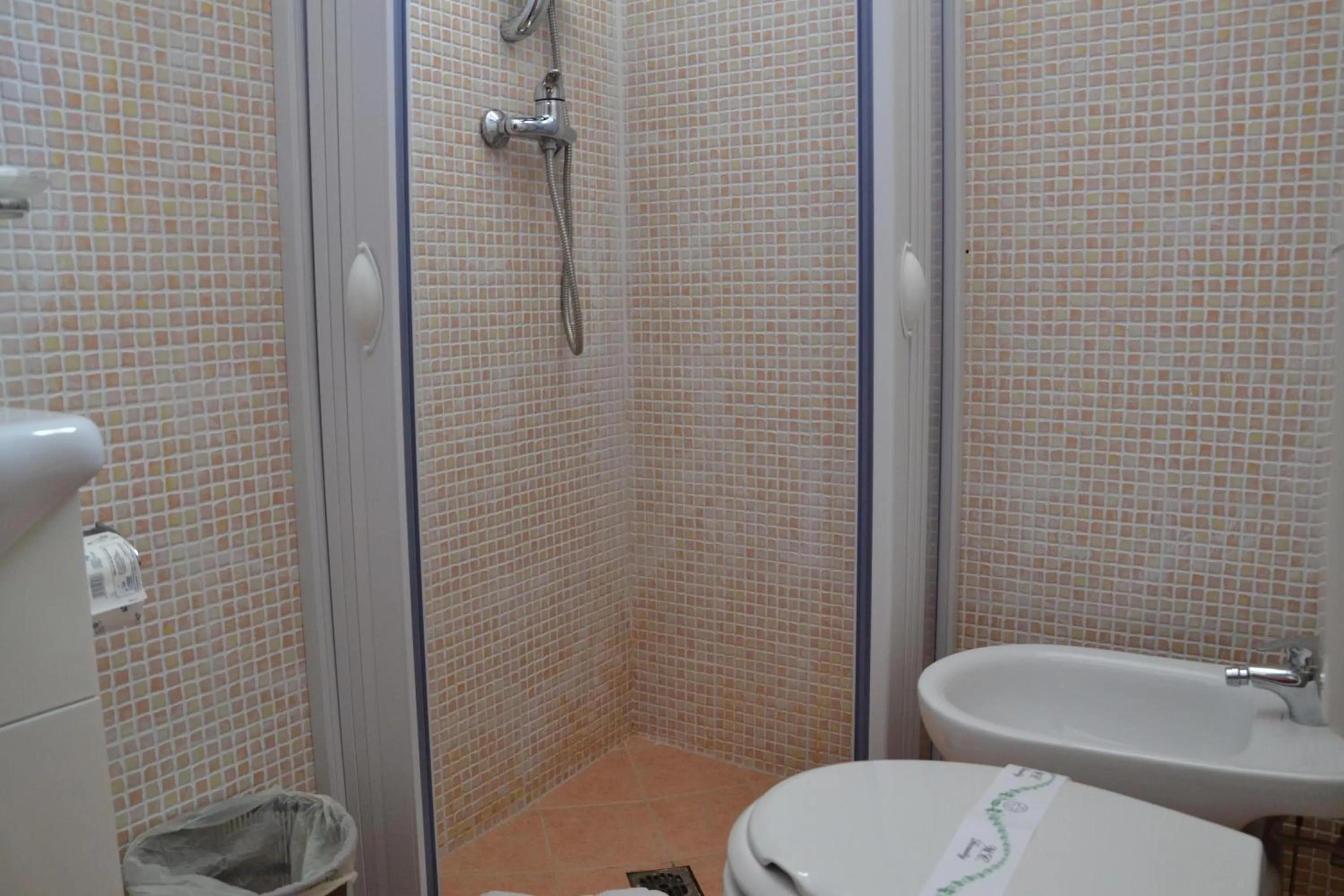 Shower in B&B Il Molo