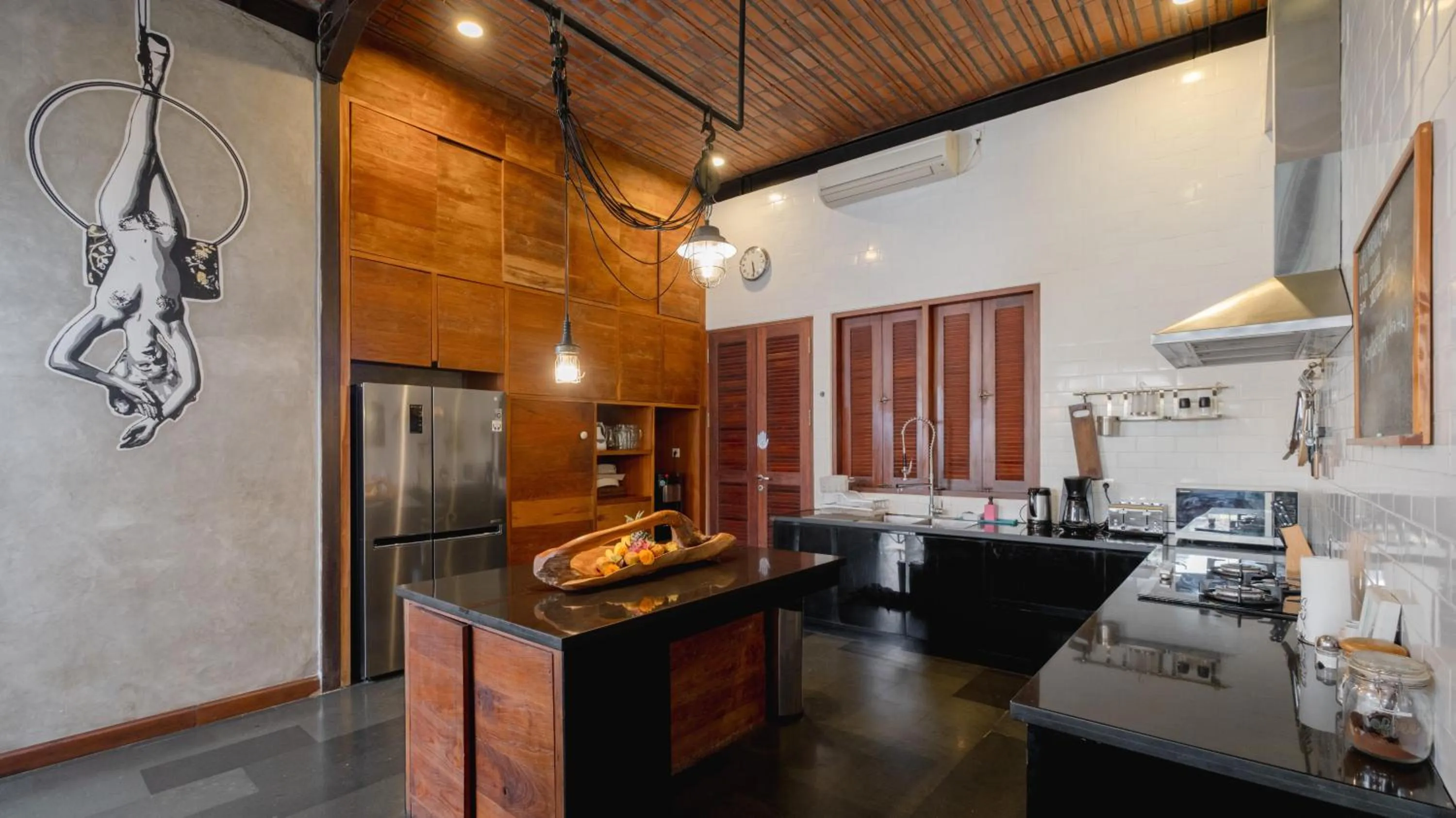 Kitchen or kitchenette in NicoNico Mansion by Villa Finder