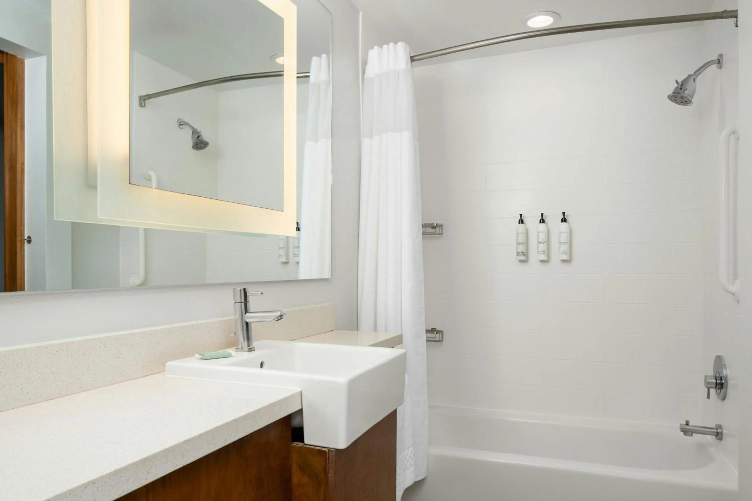 Bathroom in SpringHill Suites by Marriott Charleston Mount Pleasant