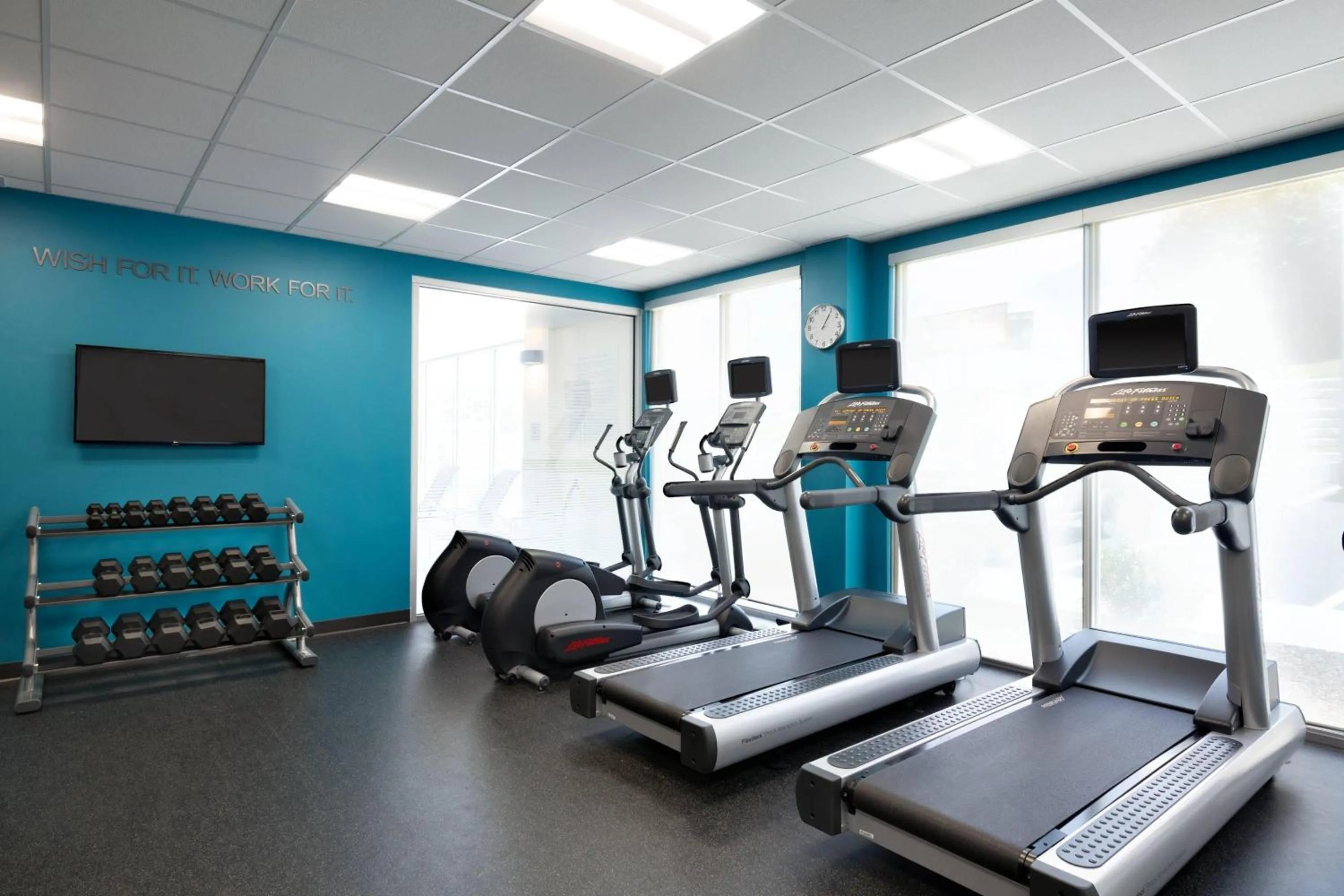 Fitness centre/facilities in Fairfield Inn & Suites by Marriott Lancaster East at The Outlets