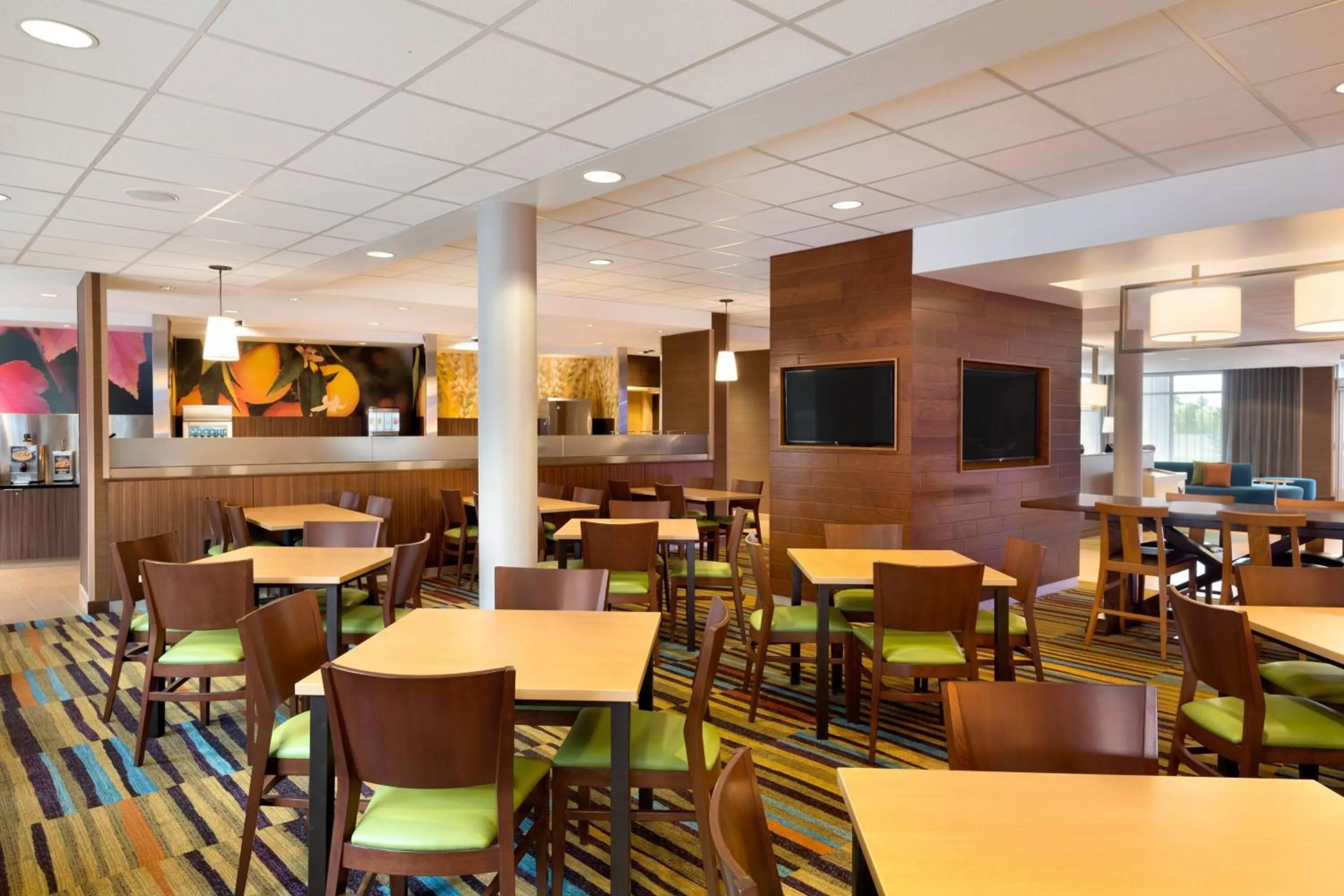 Breakfast in Fairfield Inn & Suites by Marriott Lancaster East at The Outlets