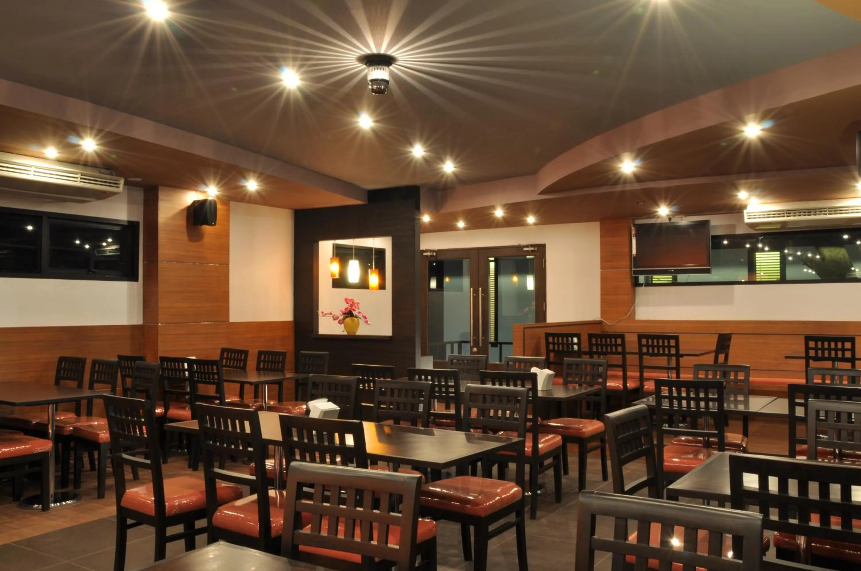 Banquet/Function facilities in Monsane River Kwai Resort