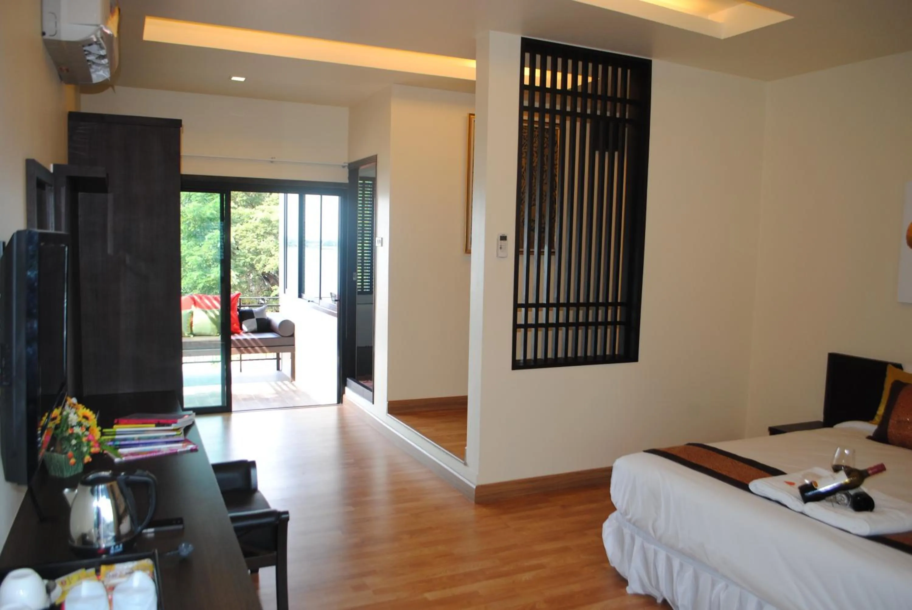 Bedroom, Bed in Monsane River Kwai Resort