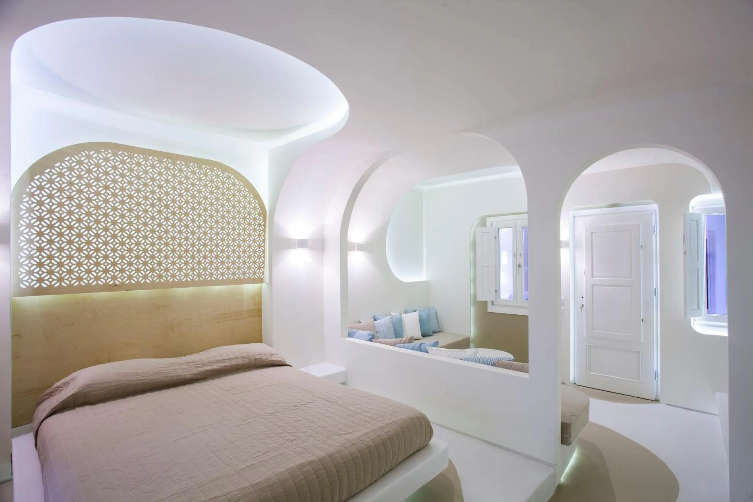 Living room, Bed in Andronikos Santorini