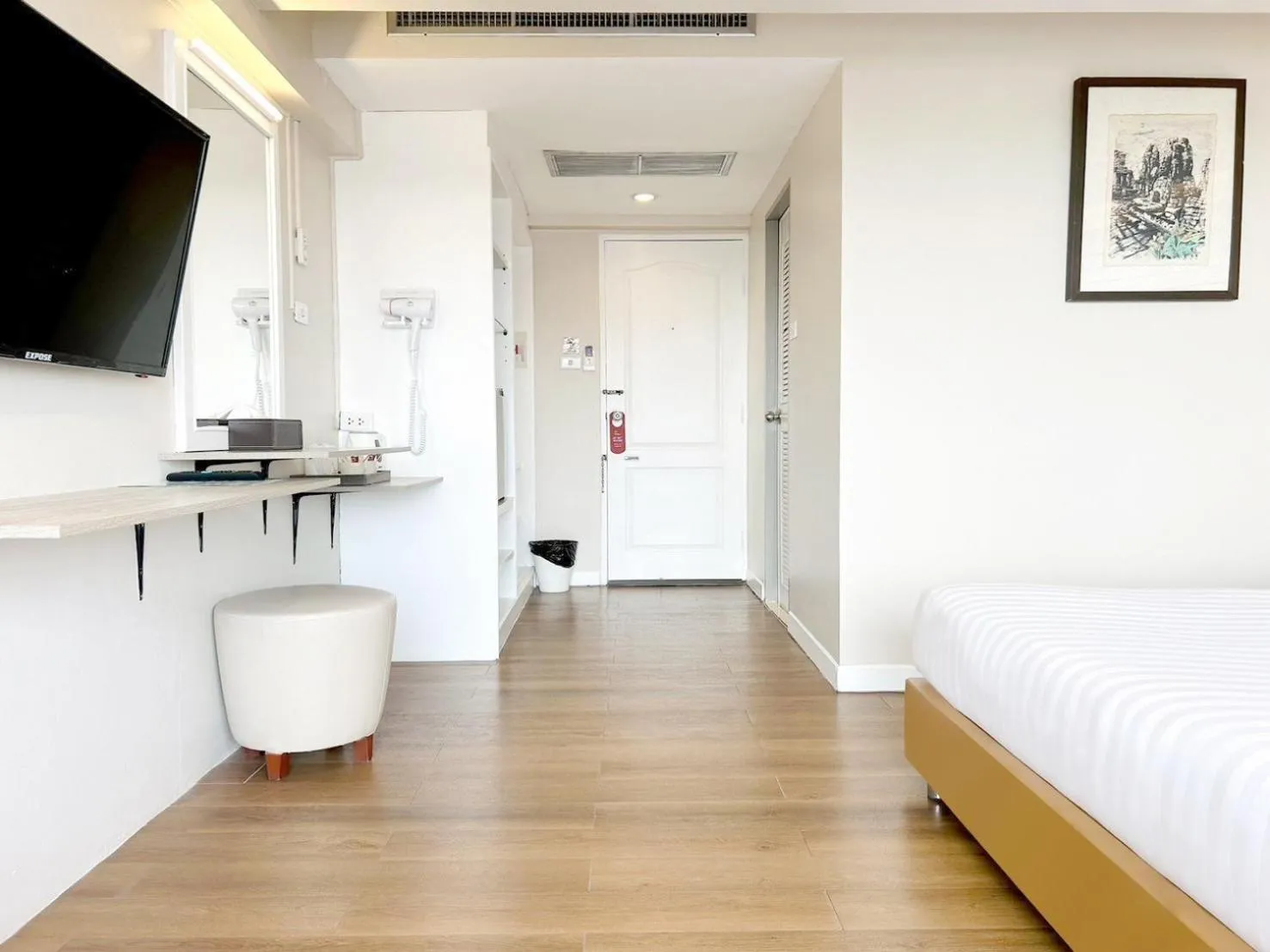 Photo of the whole room, Bed in Ayothaya Riverside Hotel