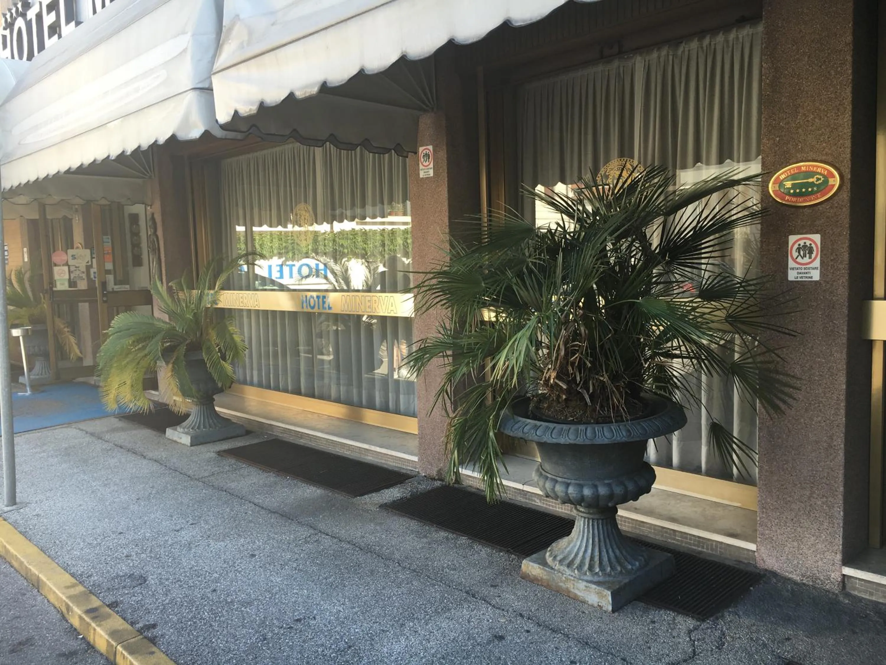 Facade/entrance in Hotel Minerva