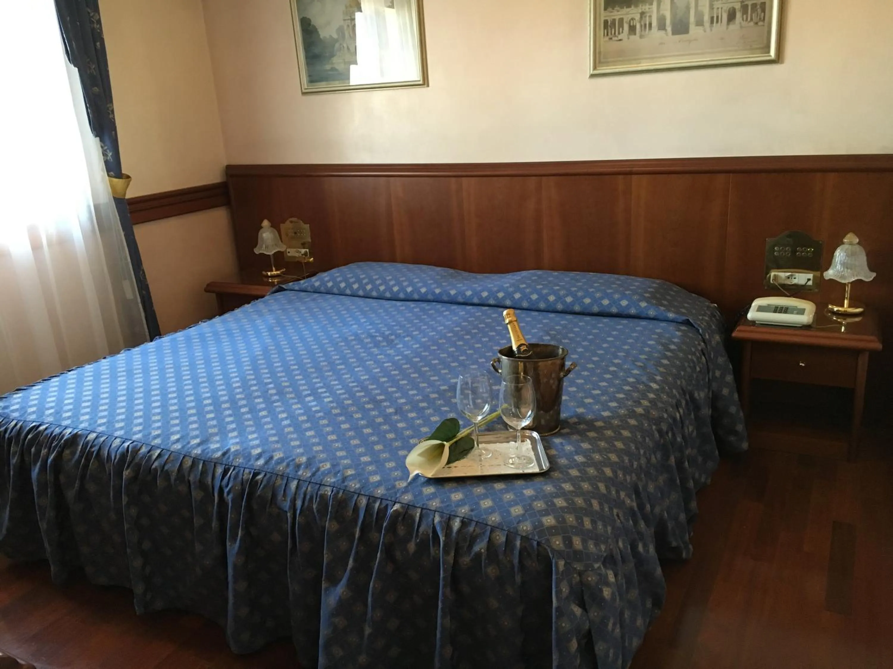 Bed in Hotel Minerva