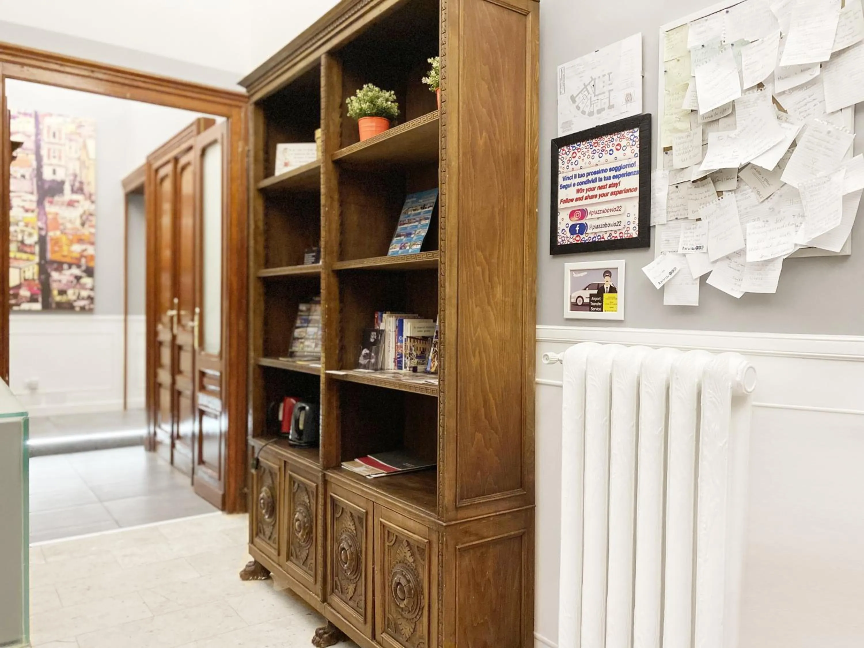 Lobby or reception in Piazza Bovio 22