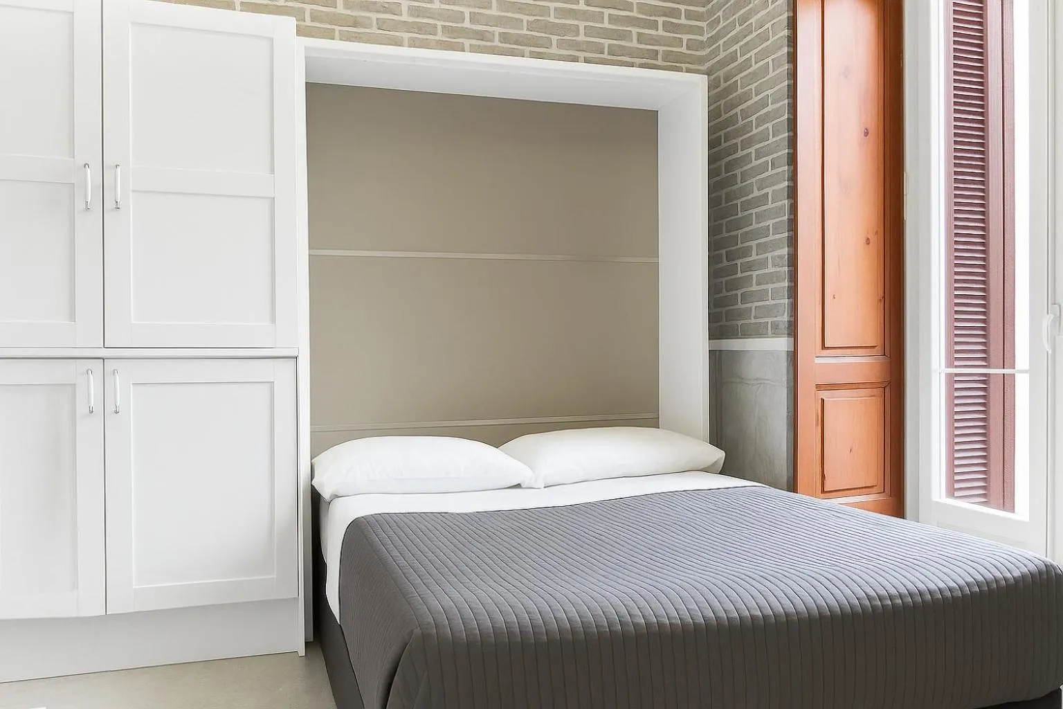 Bed in Piazza Bovio 22