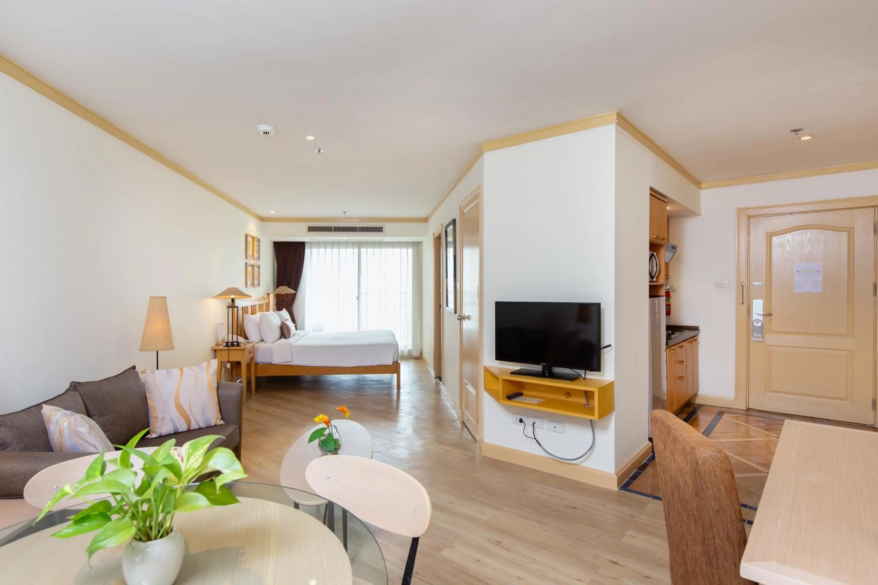 Photo of the whole room in Riverfront Bangkok