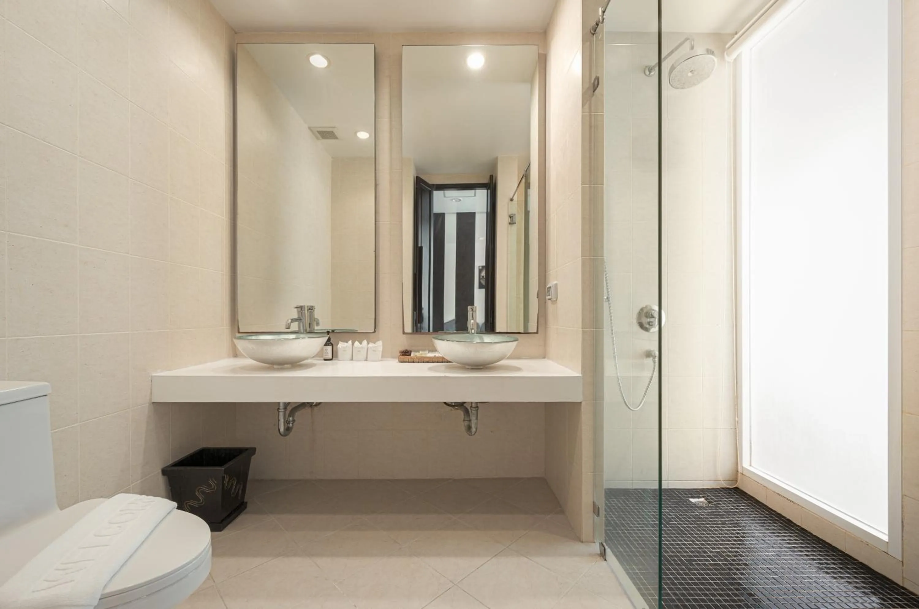 Bathroom in Baan Karonburi Resort