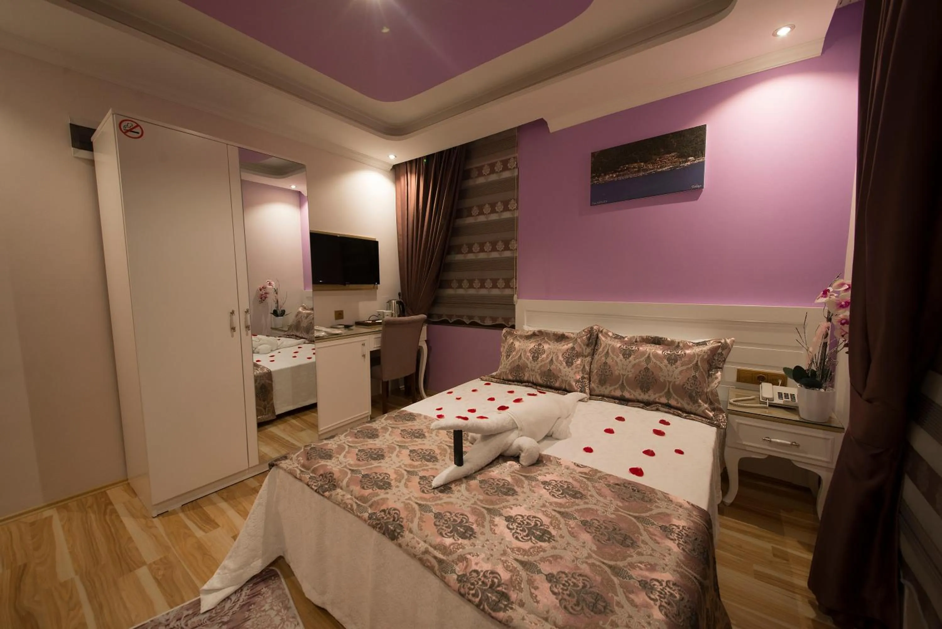 Bedroom, Bed in Kayı Hotel