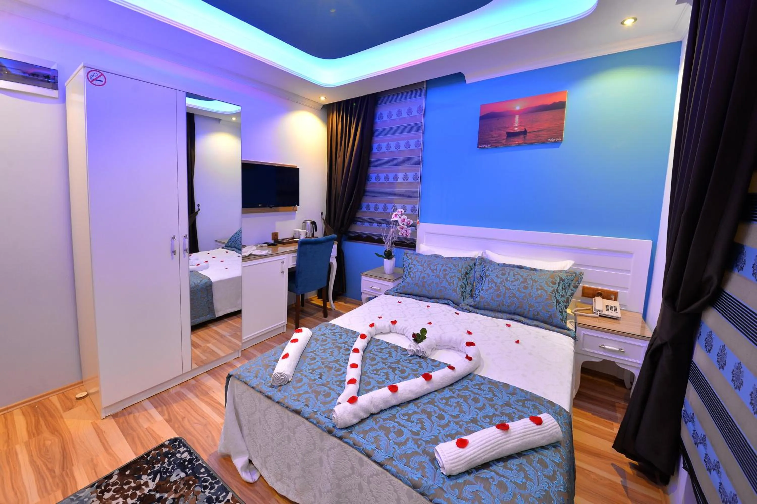 Bedroom, Bed in Kayı Hotel