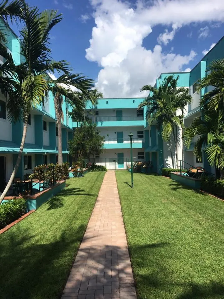 Surf Rider Resort