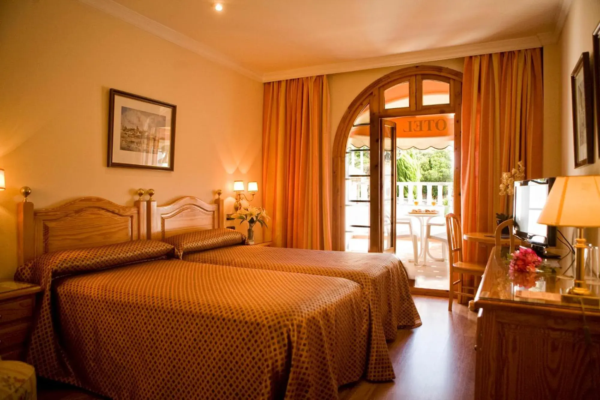 Bed in La Cueva Park Bed in La Cueva Park