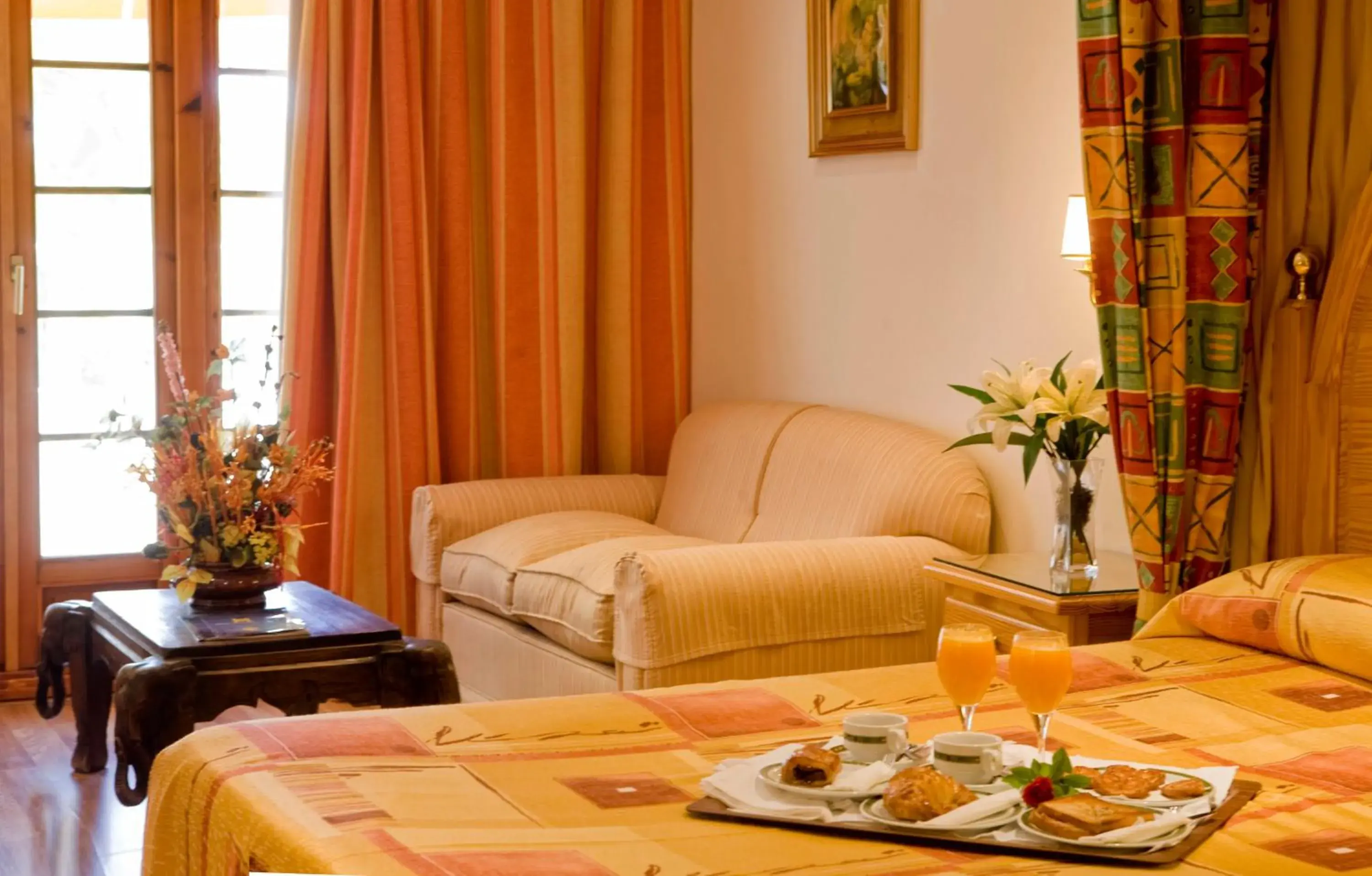 Decorative detail, Bed in La Cueva Park Decorative detail, Bed in La Cueva Park