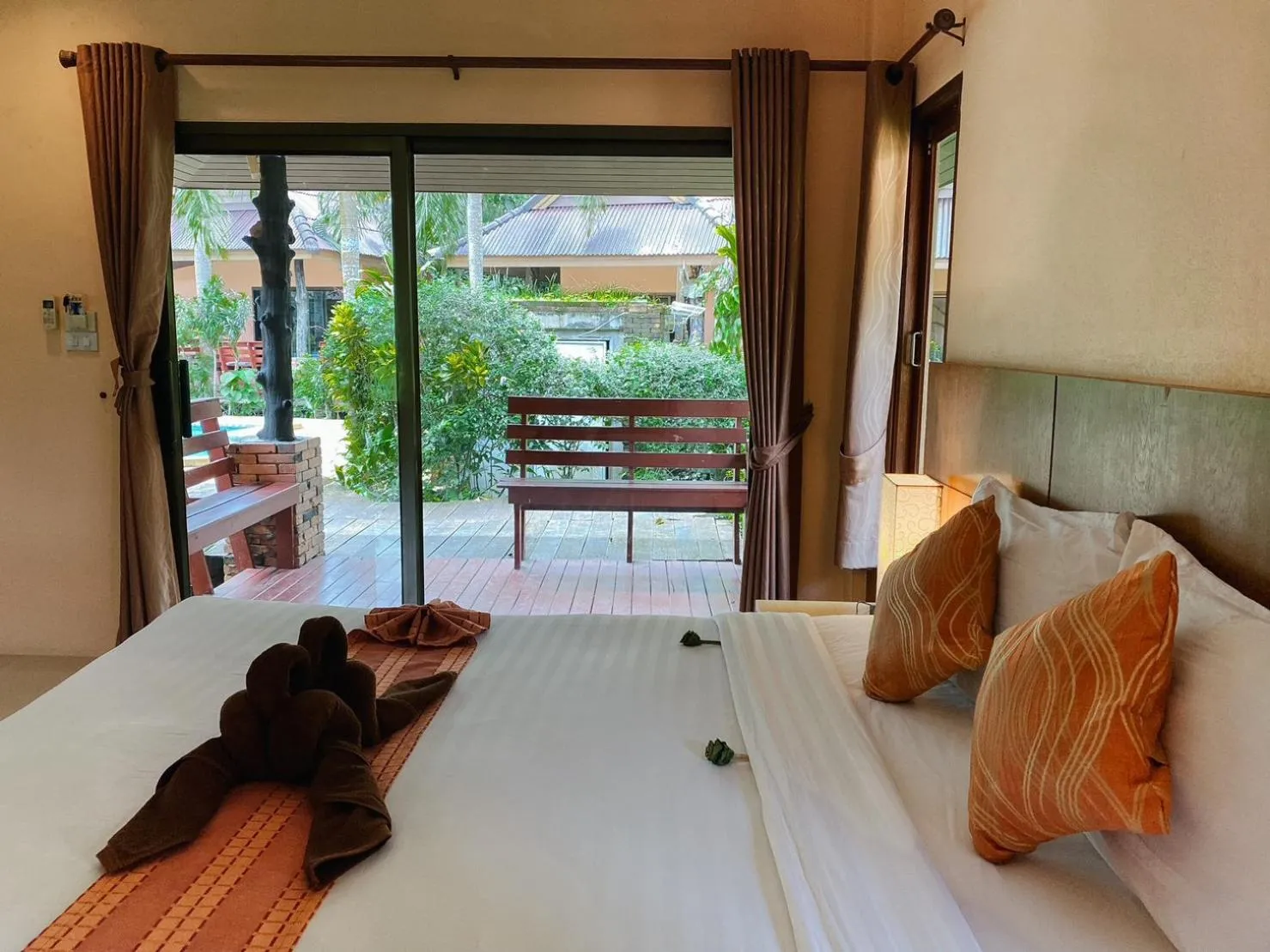 Bed in Sunda Resort