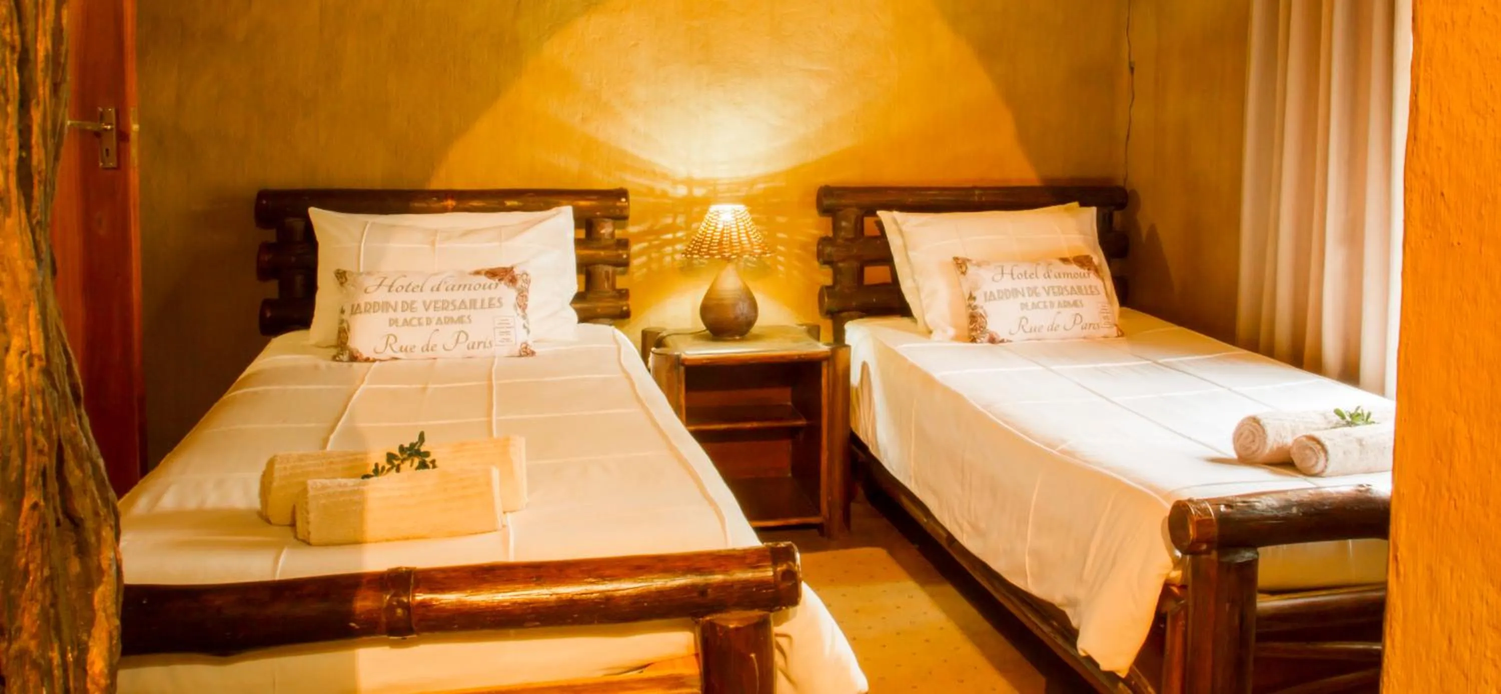 Bedroom, Bed in LittleBush Private Lodge