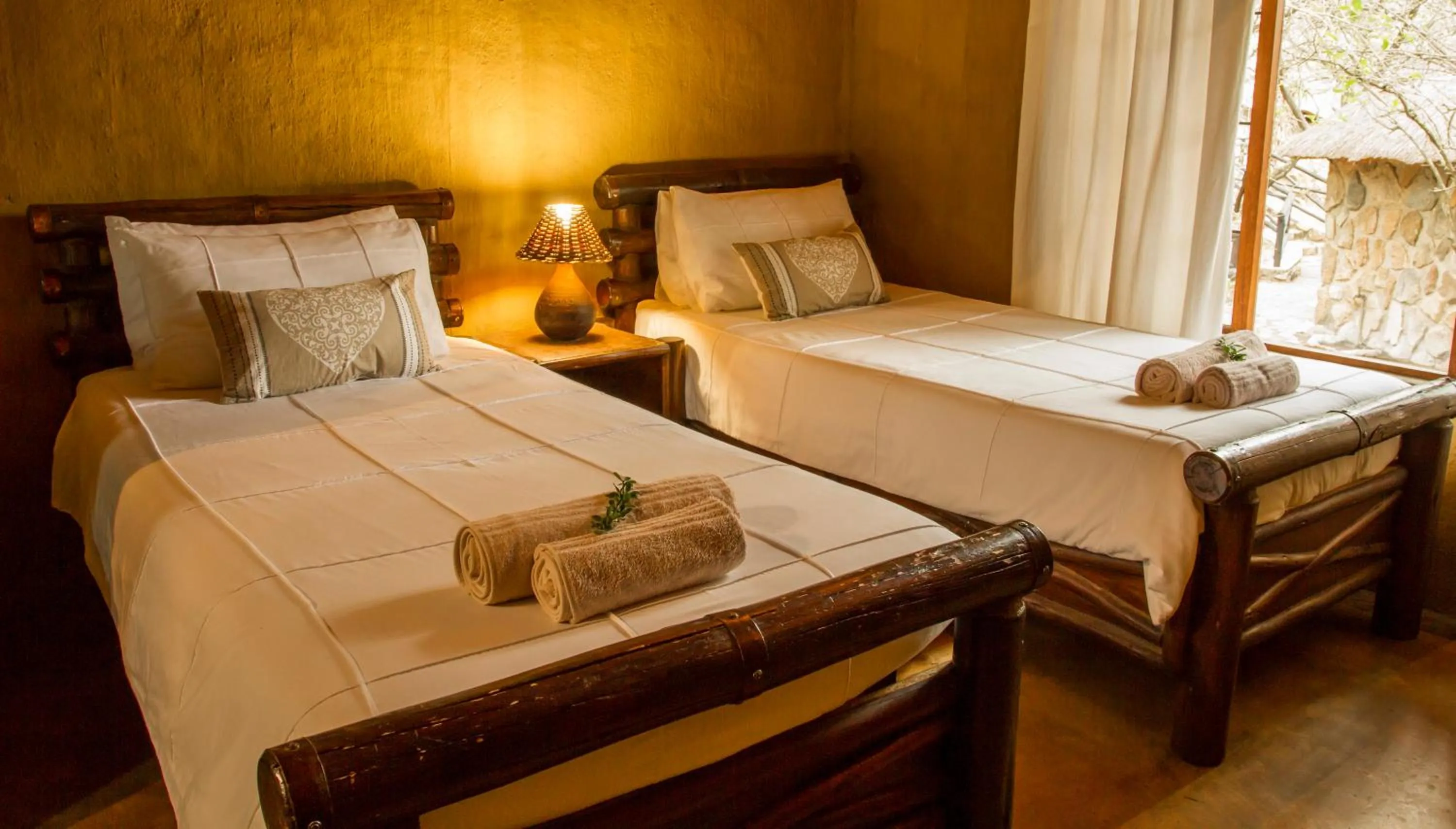 Bedroom, Bed in LittleBush Private Lodge