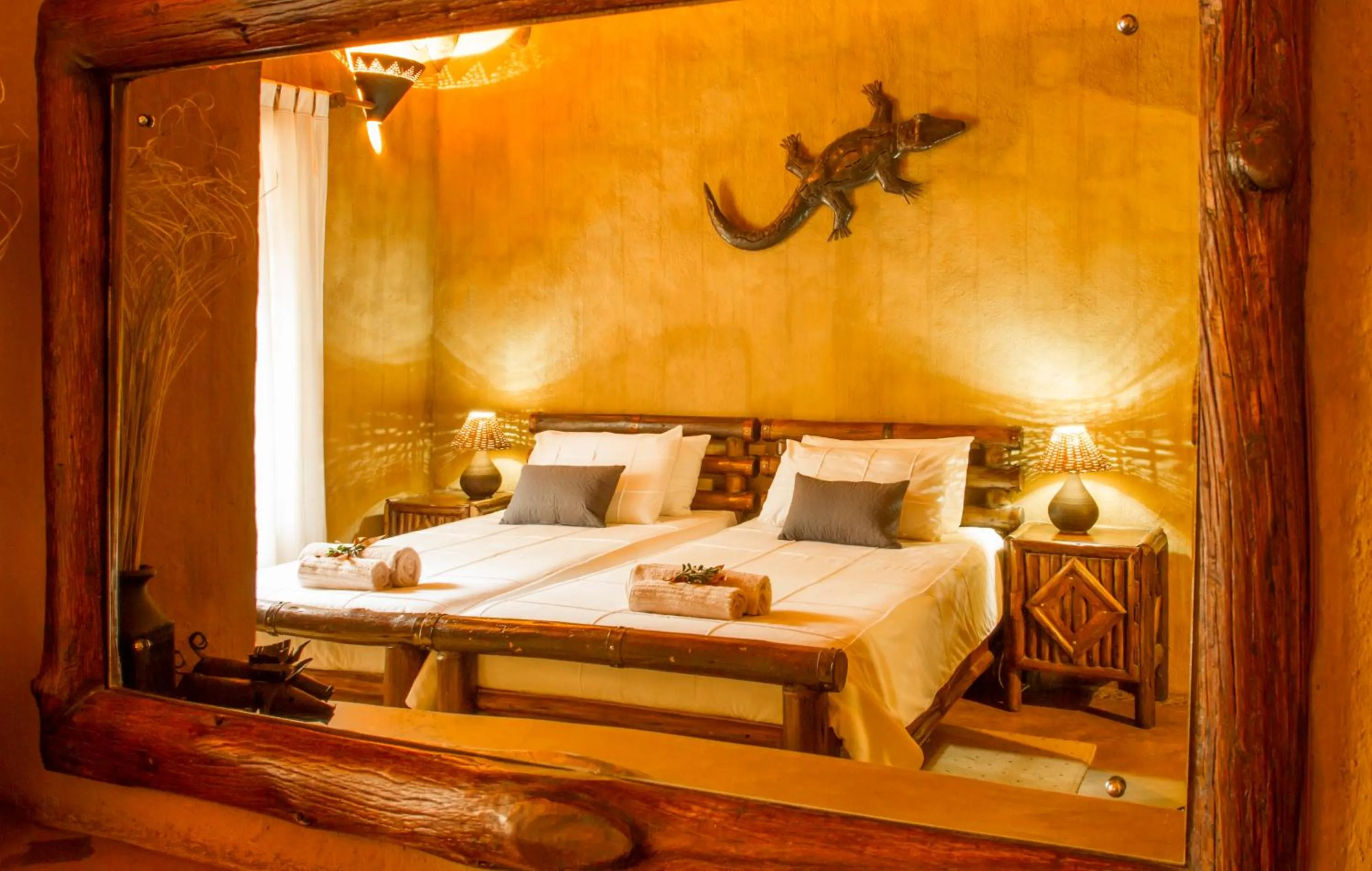 Bedroom, Bed in LittleBush Private Lodge