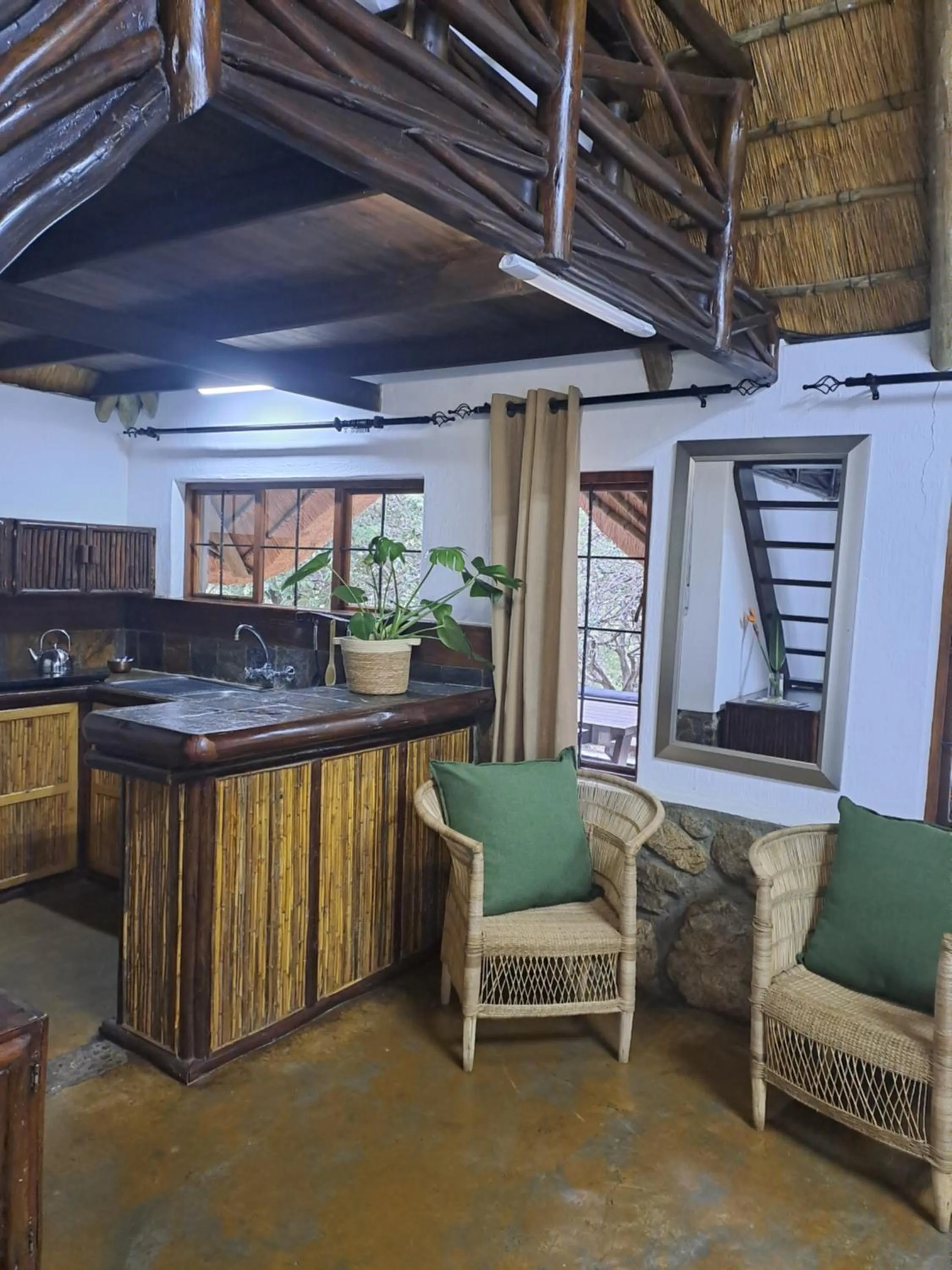 Kitchen or kitchenette in LittleBush Private Lodge