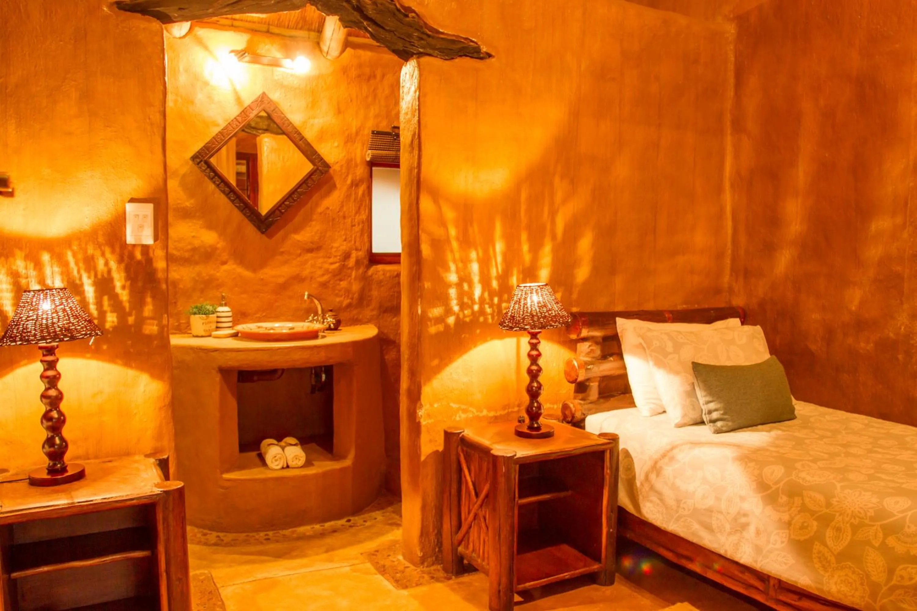 Bedroom, Bed in LittleBush Private Lodge